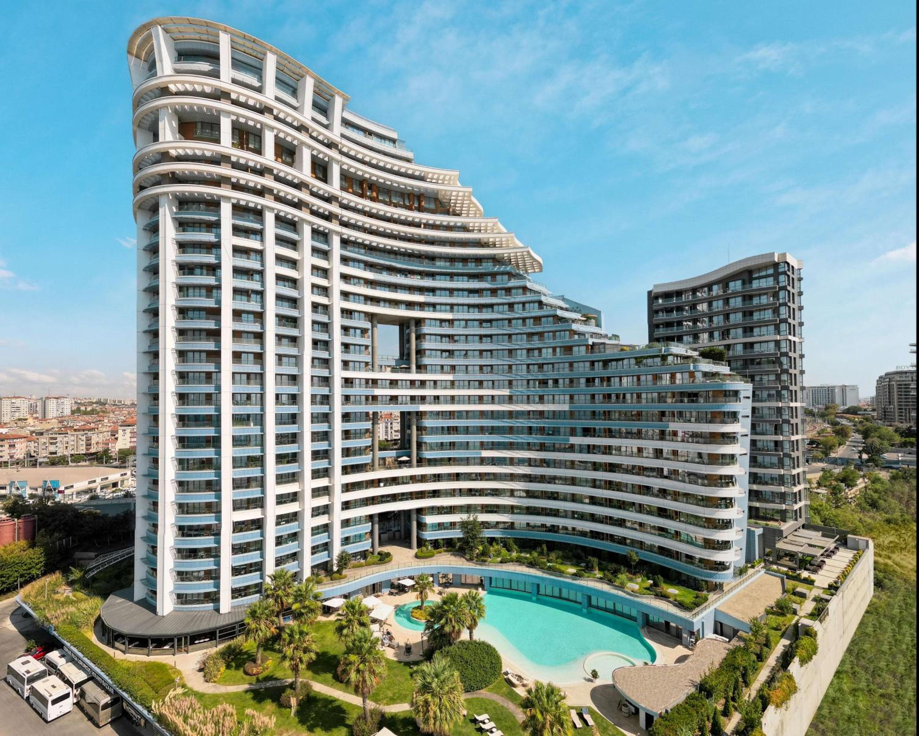Radisson Blu Hotel Istanbul Ottomare: building