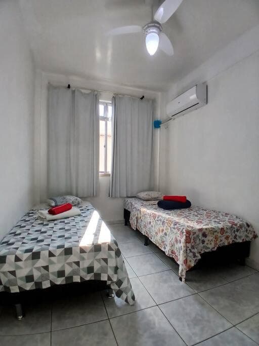 Quarto Privado Cama Casal ou Individual Aeroporto: hotel room