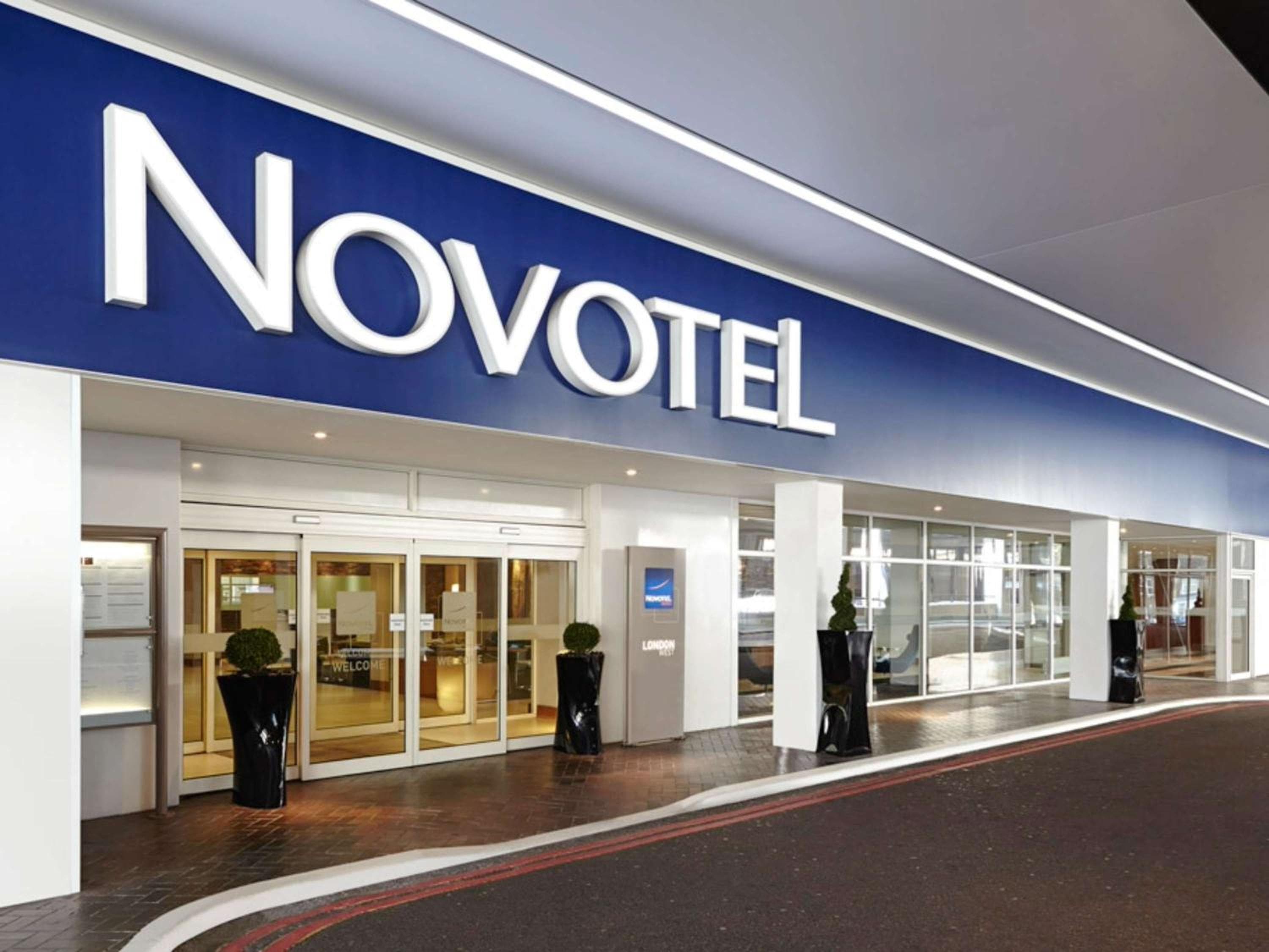 Novotel London West: building