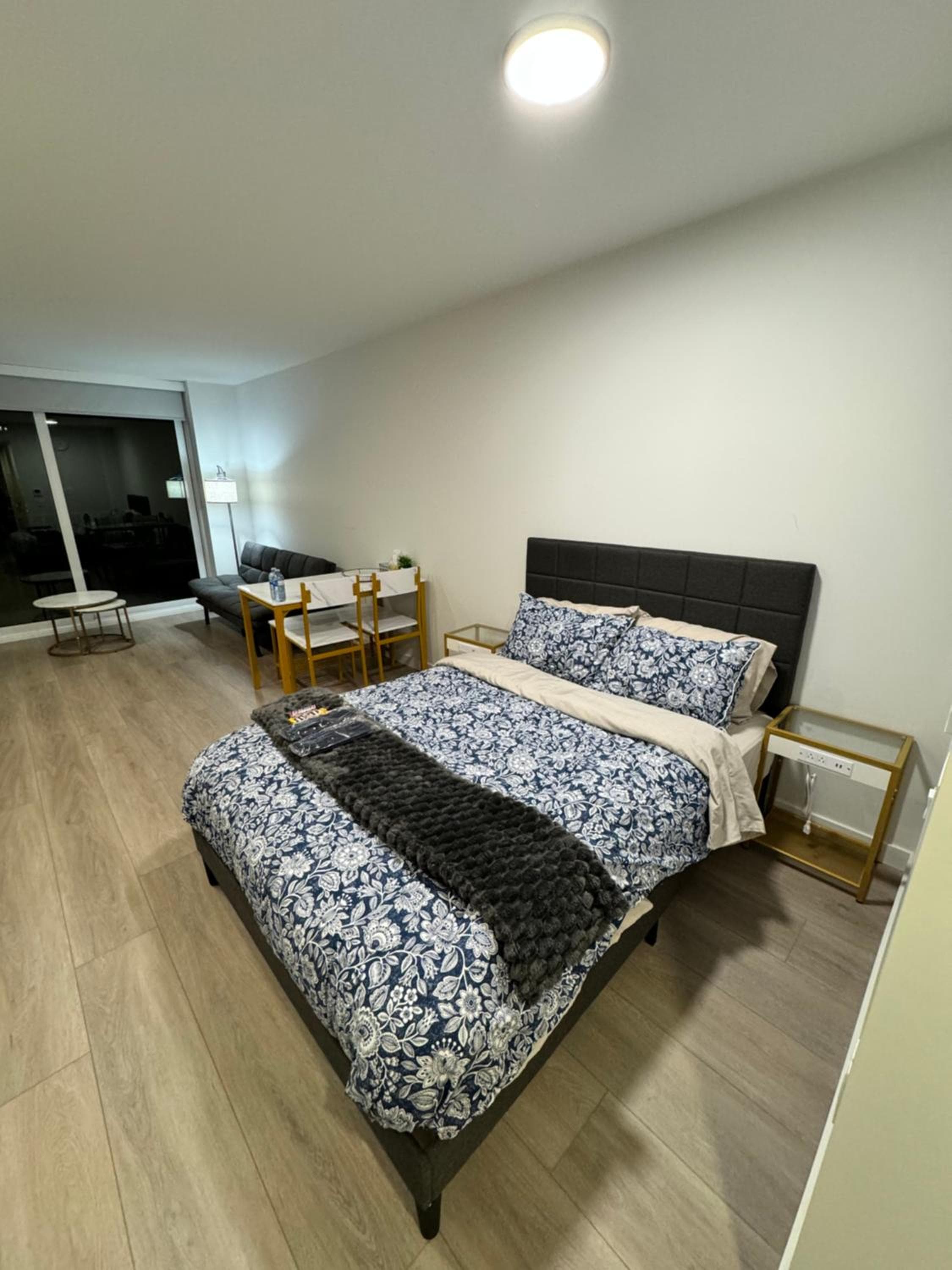 Silverstone Downtown Center Long-Stay Home in Vancouver