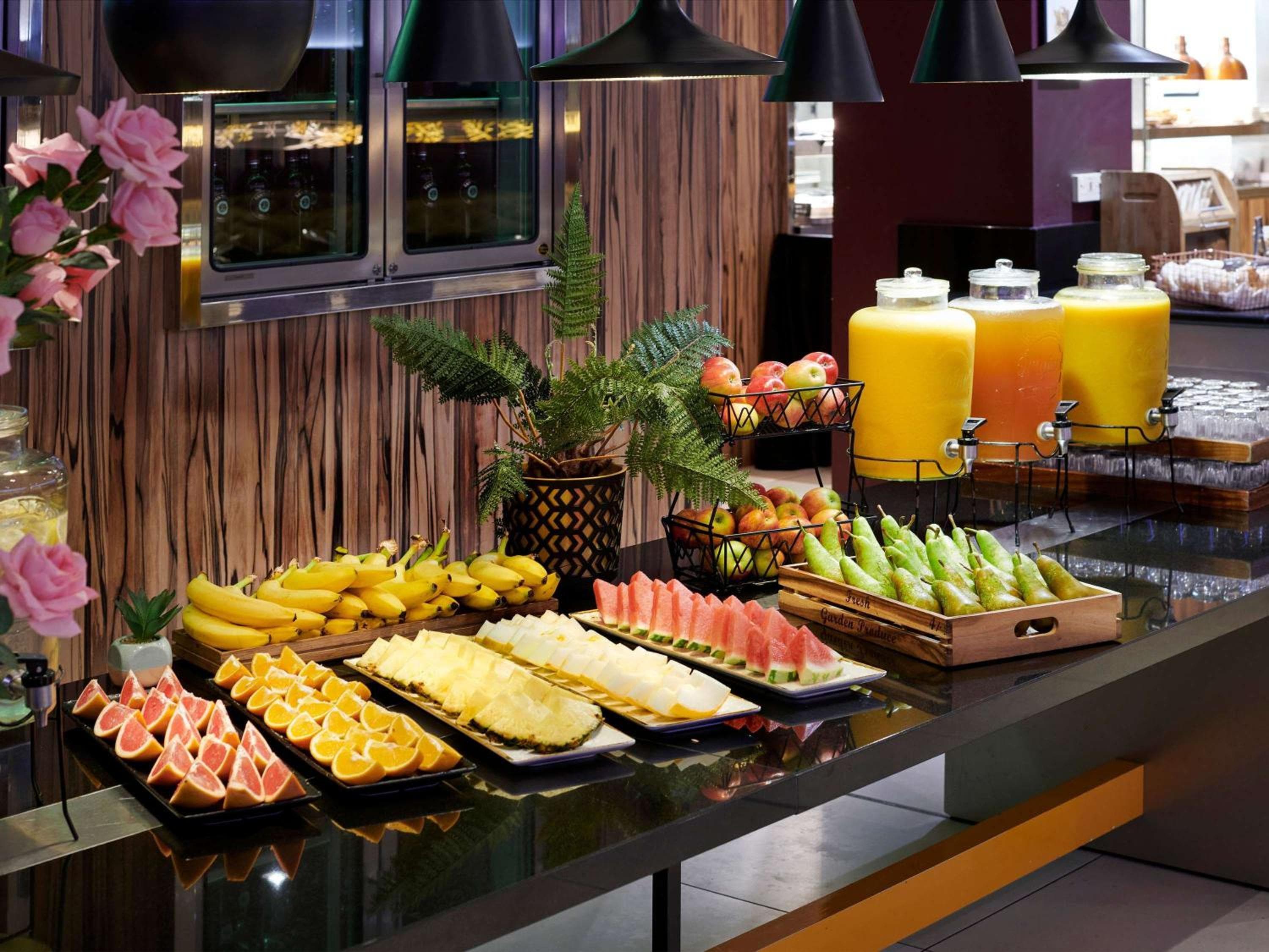 Novotel London West: breakfast buffet