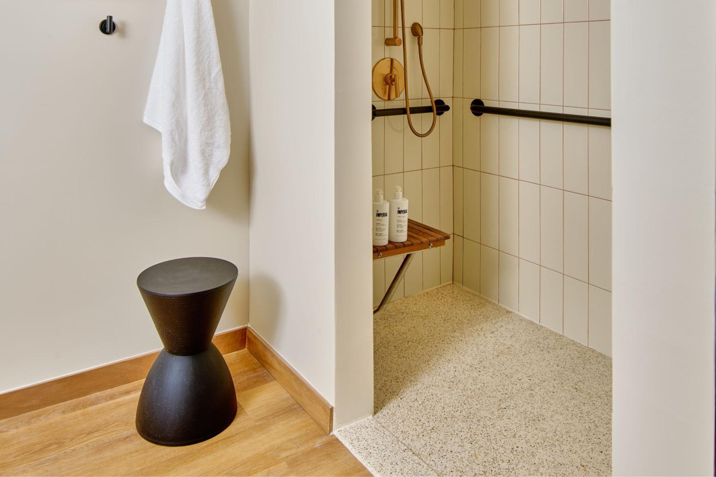 HOLLYWOOD VOLUME, a Tribute Portfolio Hotel: bathroom
