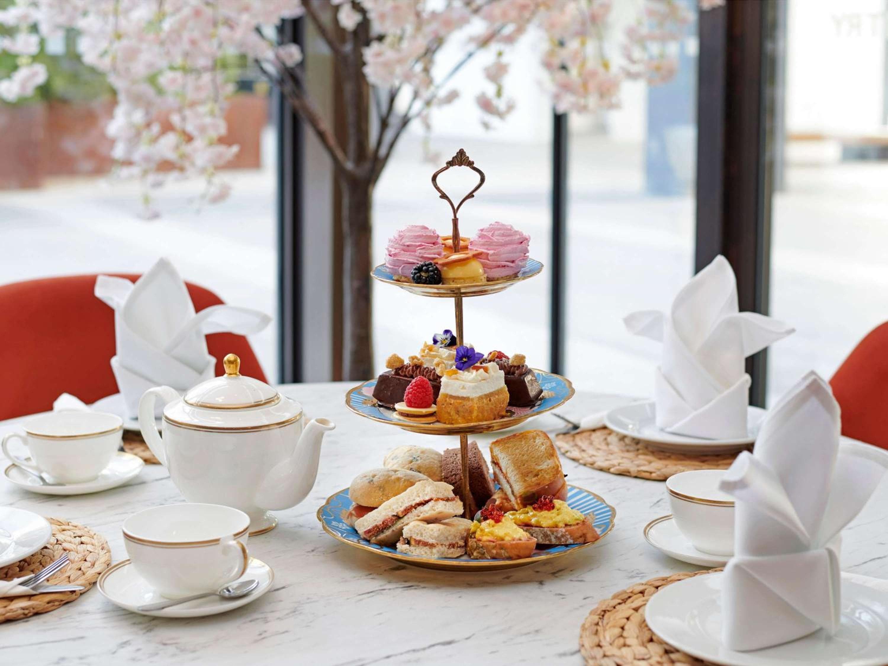 Novotel London West: breakfast buffet