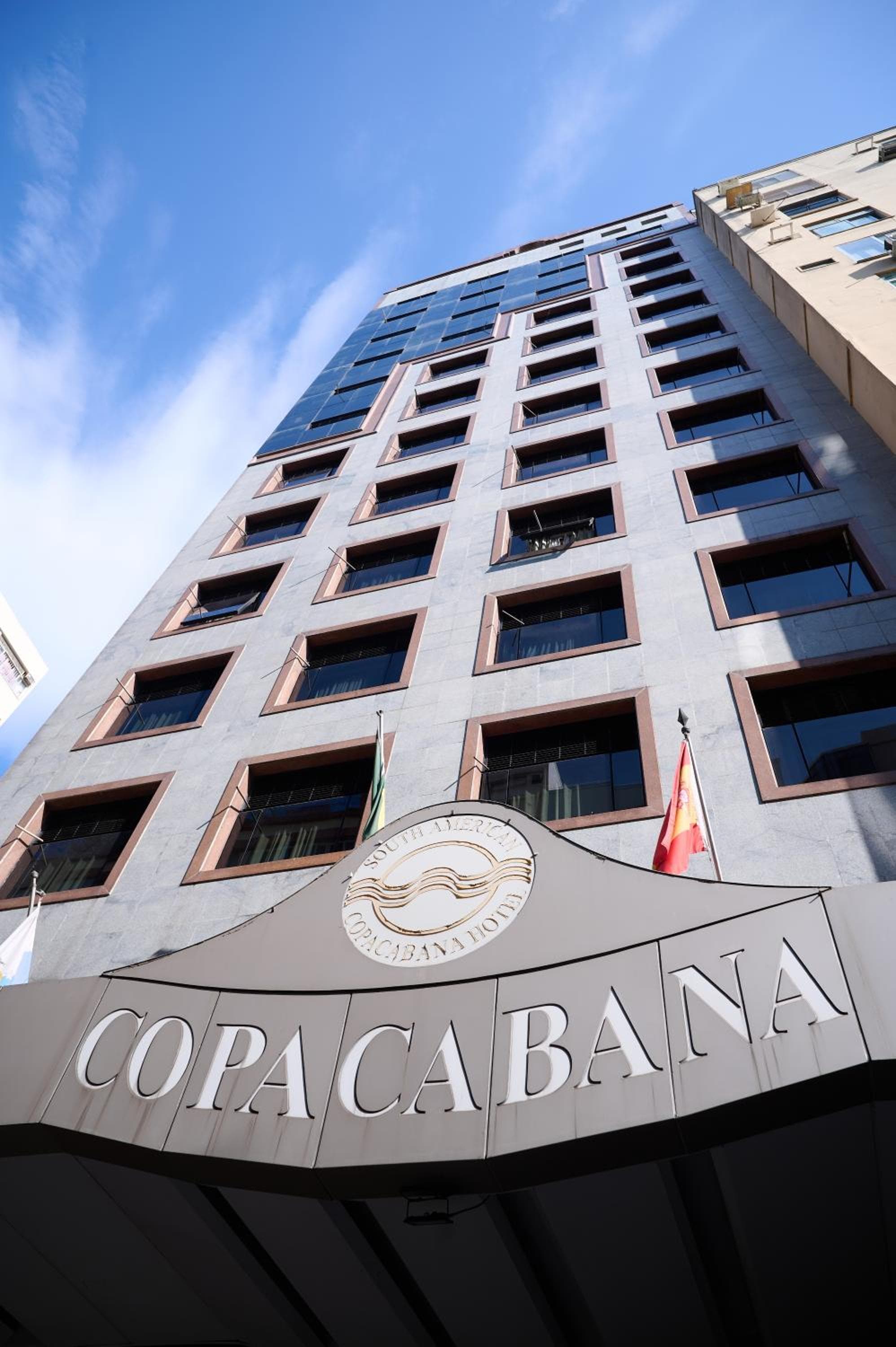 South American Copacabana Hotel: building