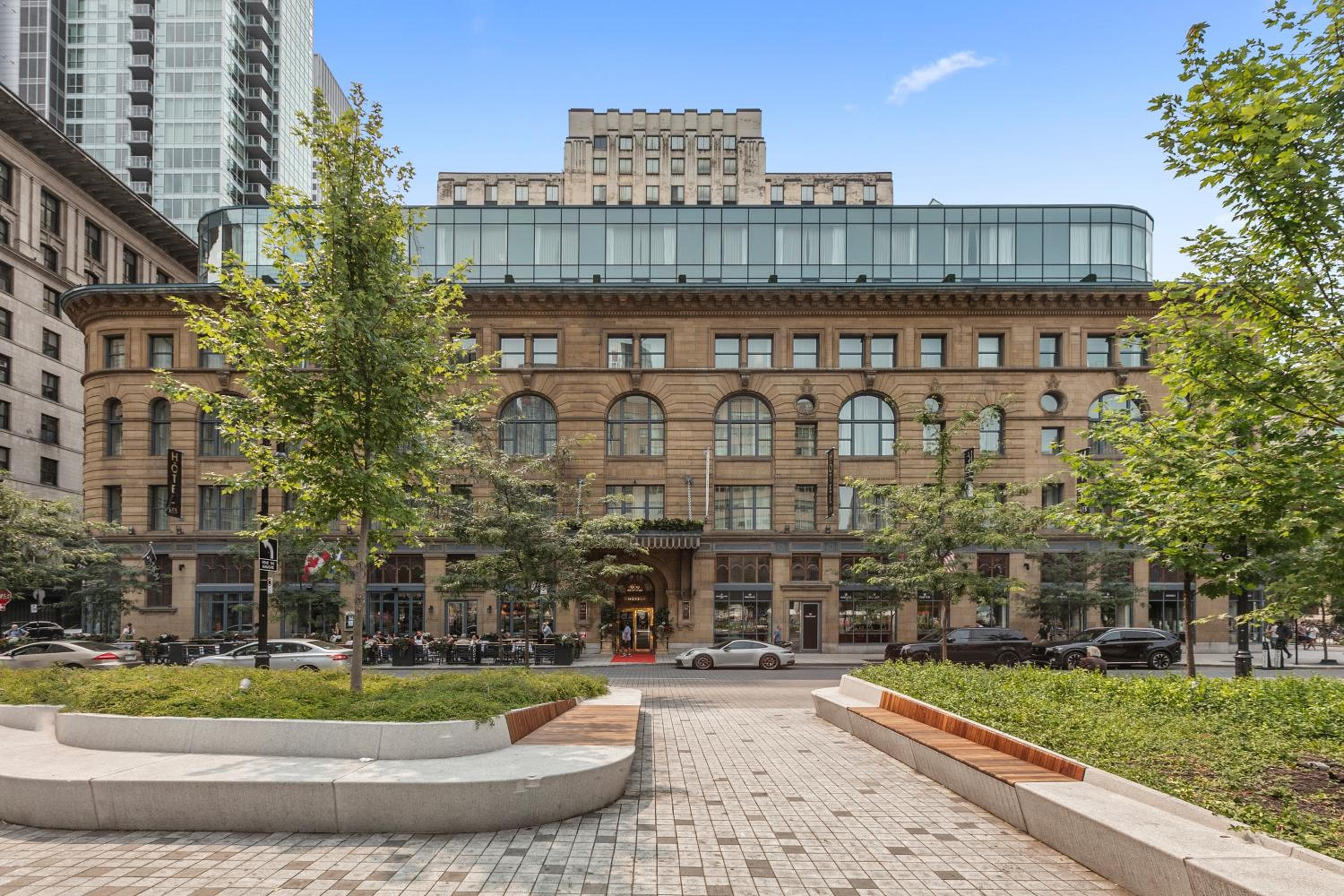Hôtel Birks Montréal: building