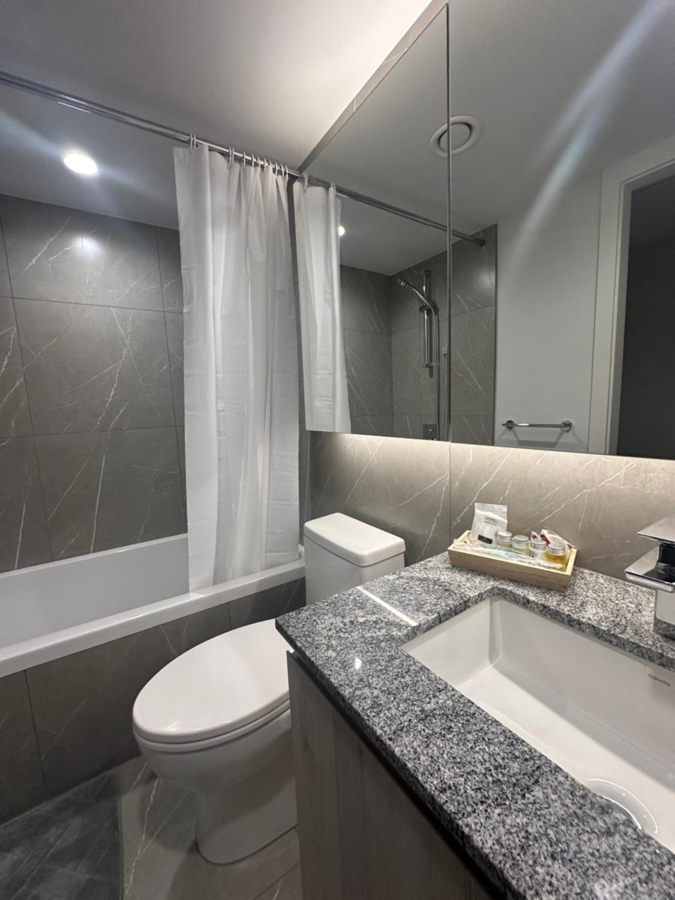 Silverstone Downtown Center Long-Stay Home in Vancouver