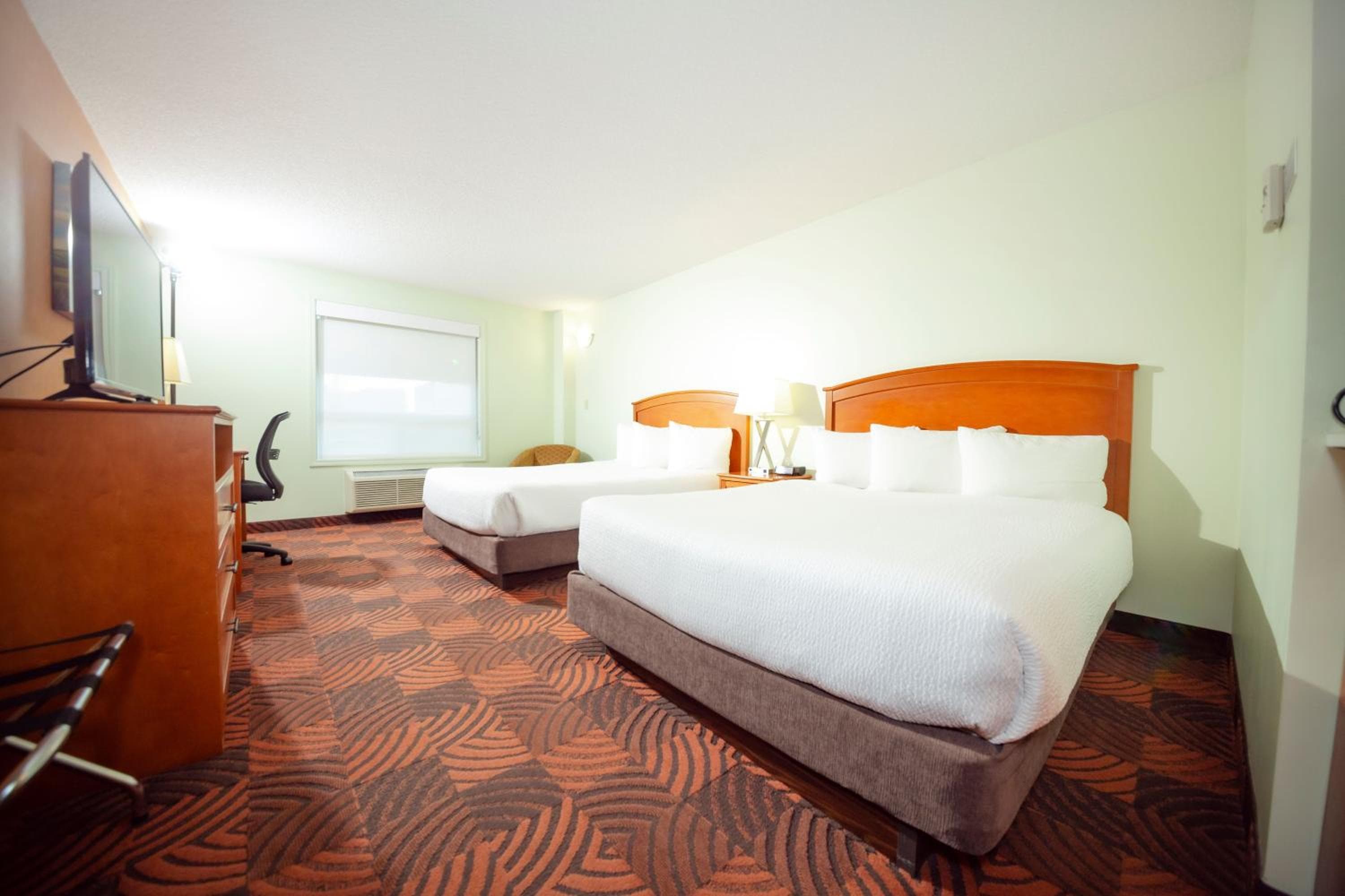 Service Plus Inns and Suites Calgary