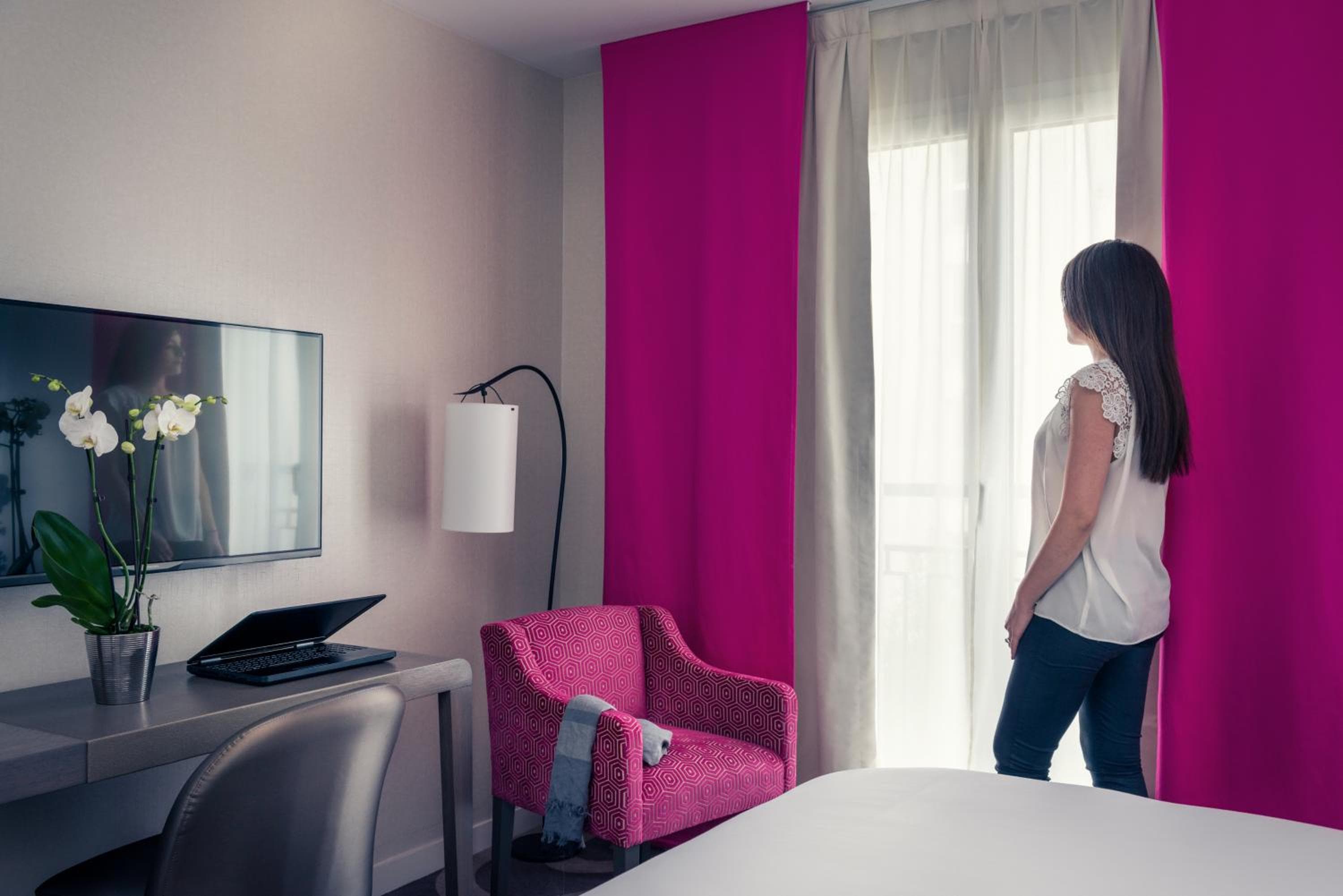 Mercure Tour Eiffel Grenelle: human