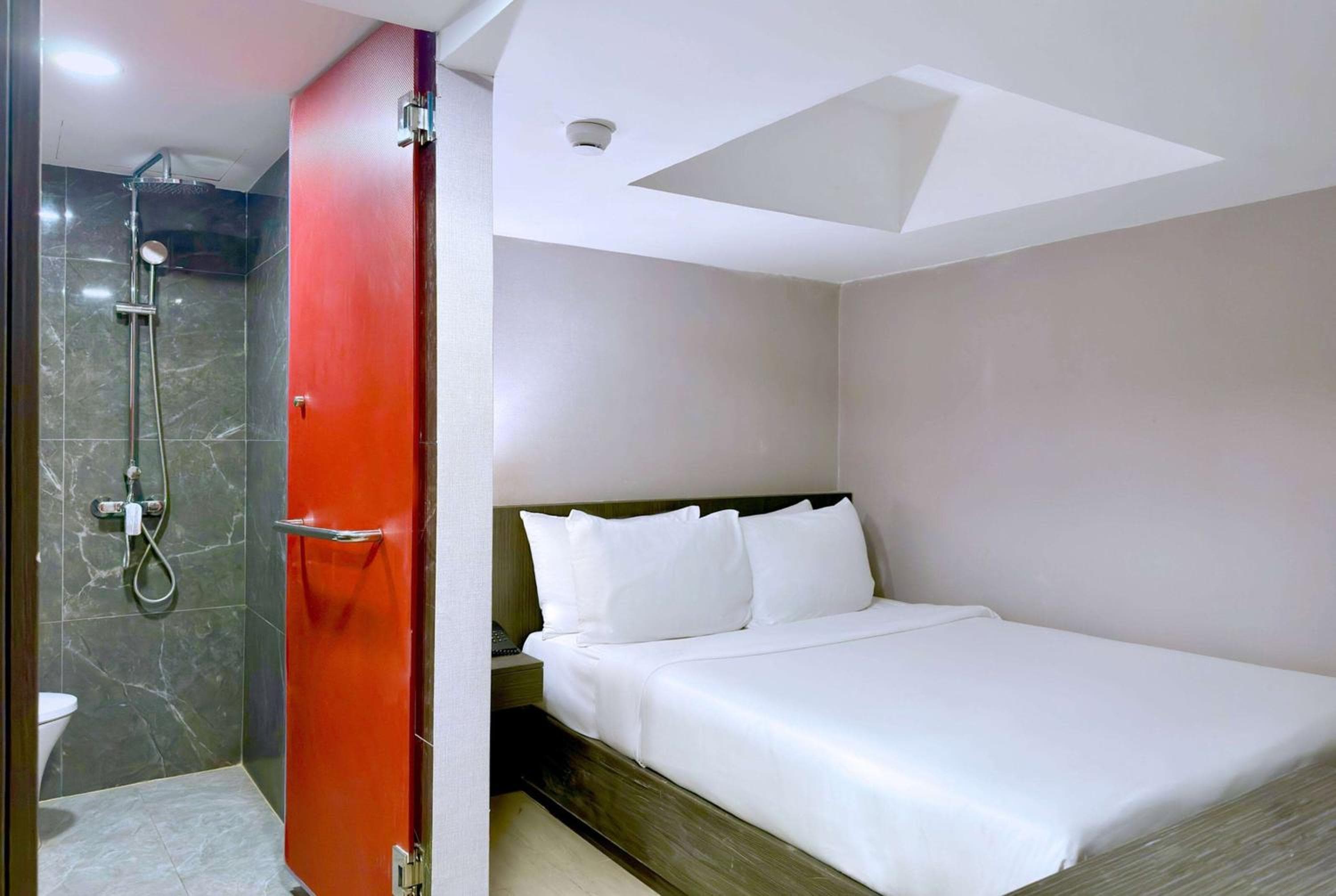 Ramada Graand Swiss Sukhumvit 11: hotel room