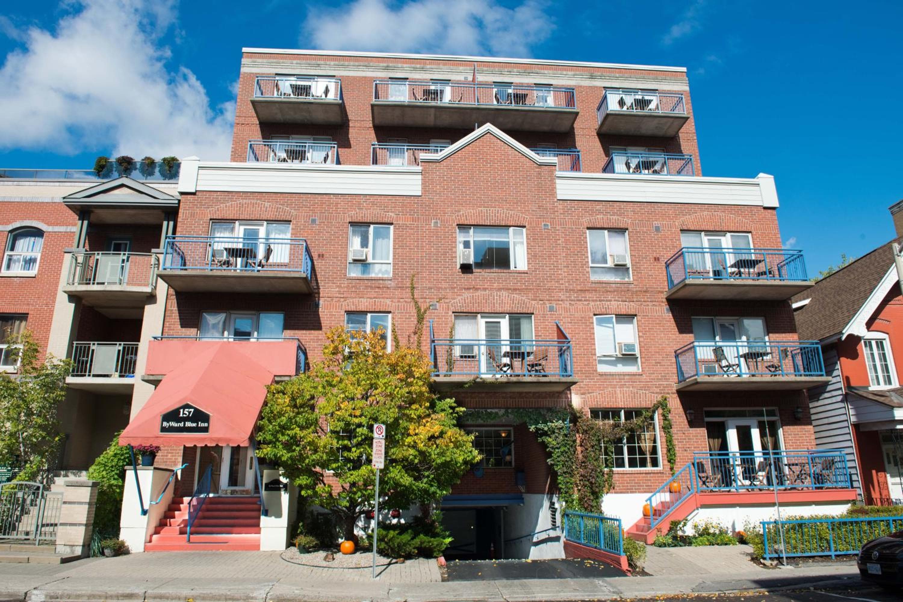 ByWard Blue Inn: building