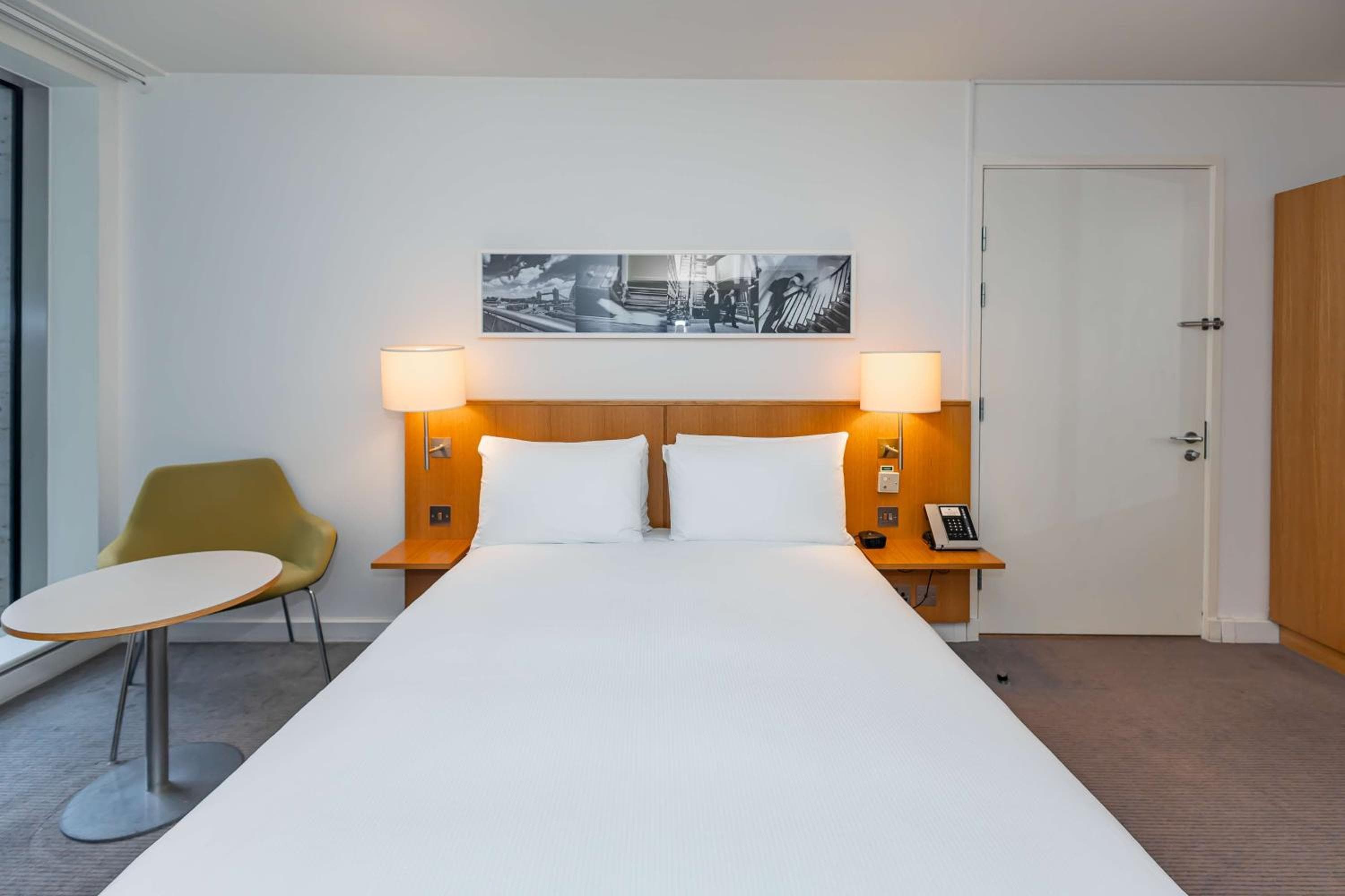 DoubleTree by Hilton Hotel London - Tower of London: hotel room