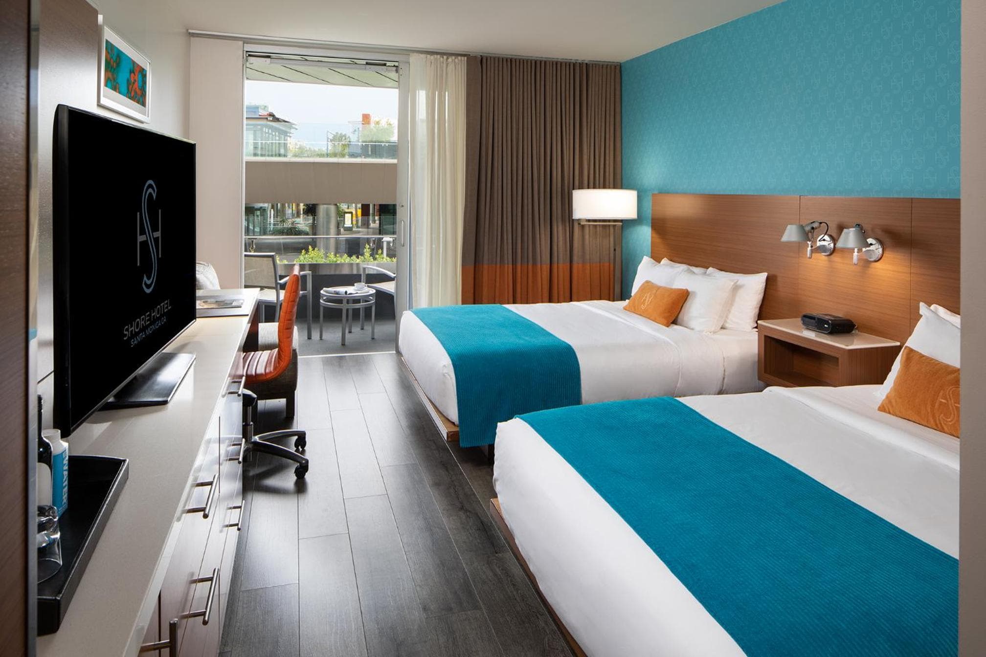 Shore Hotel: hotel room