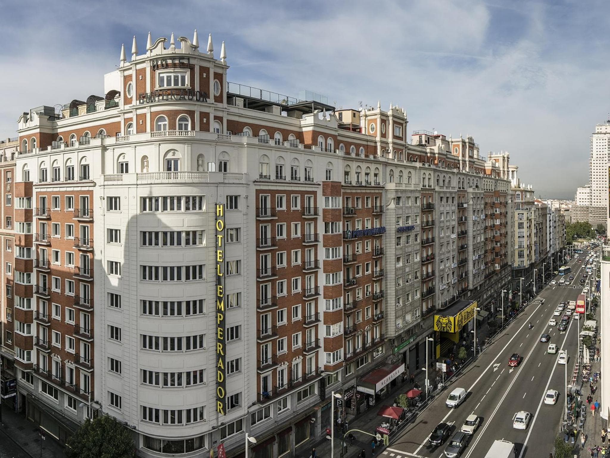 Emperador: building
