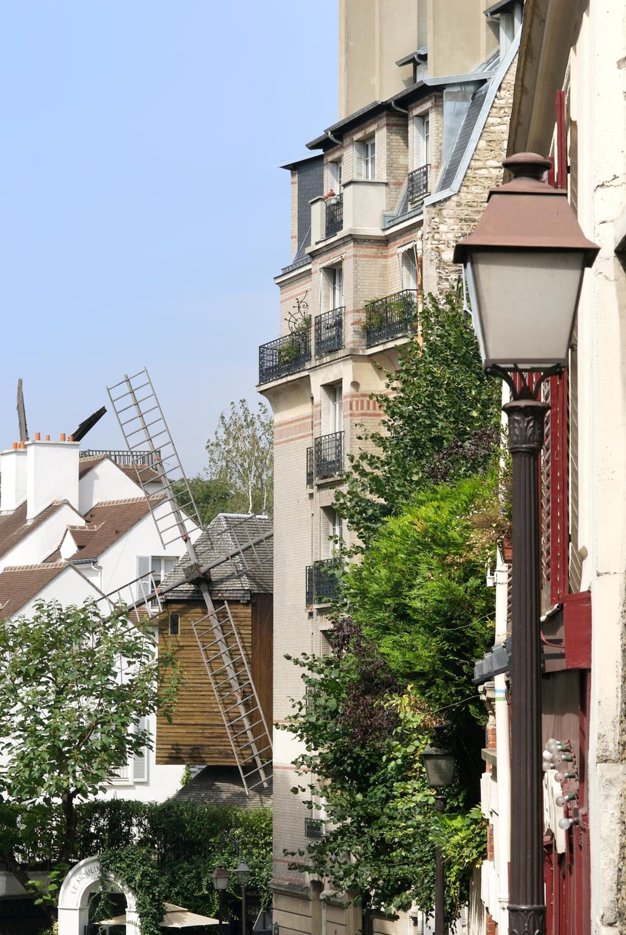 Mercure Paris Montmartre Sacré Coeur: building
