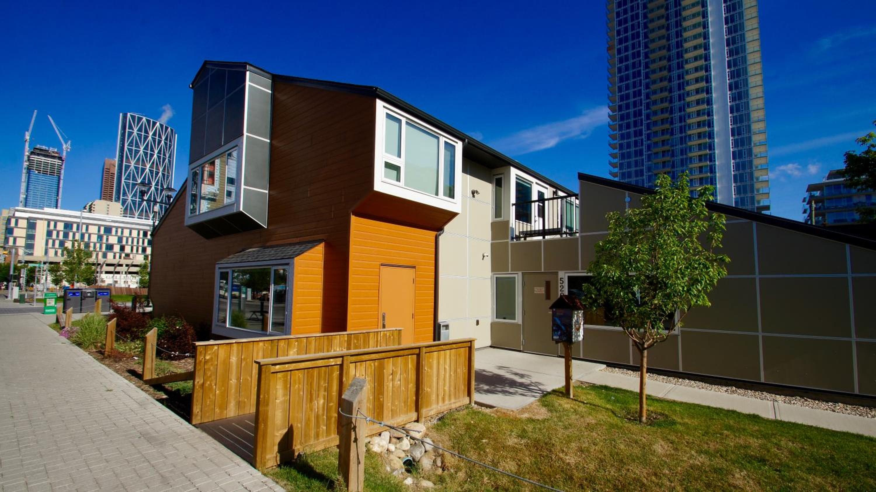 HI Calgary City Centre - Hostel: building