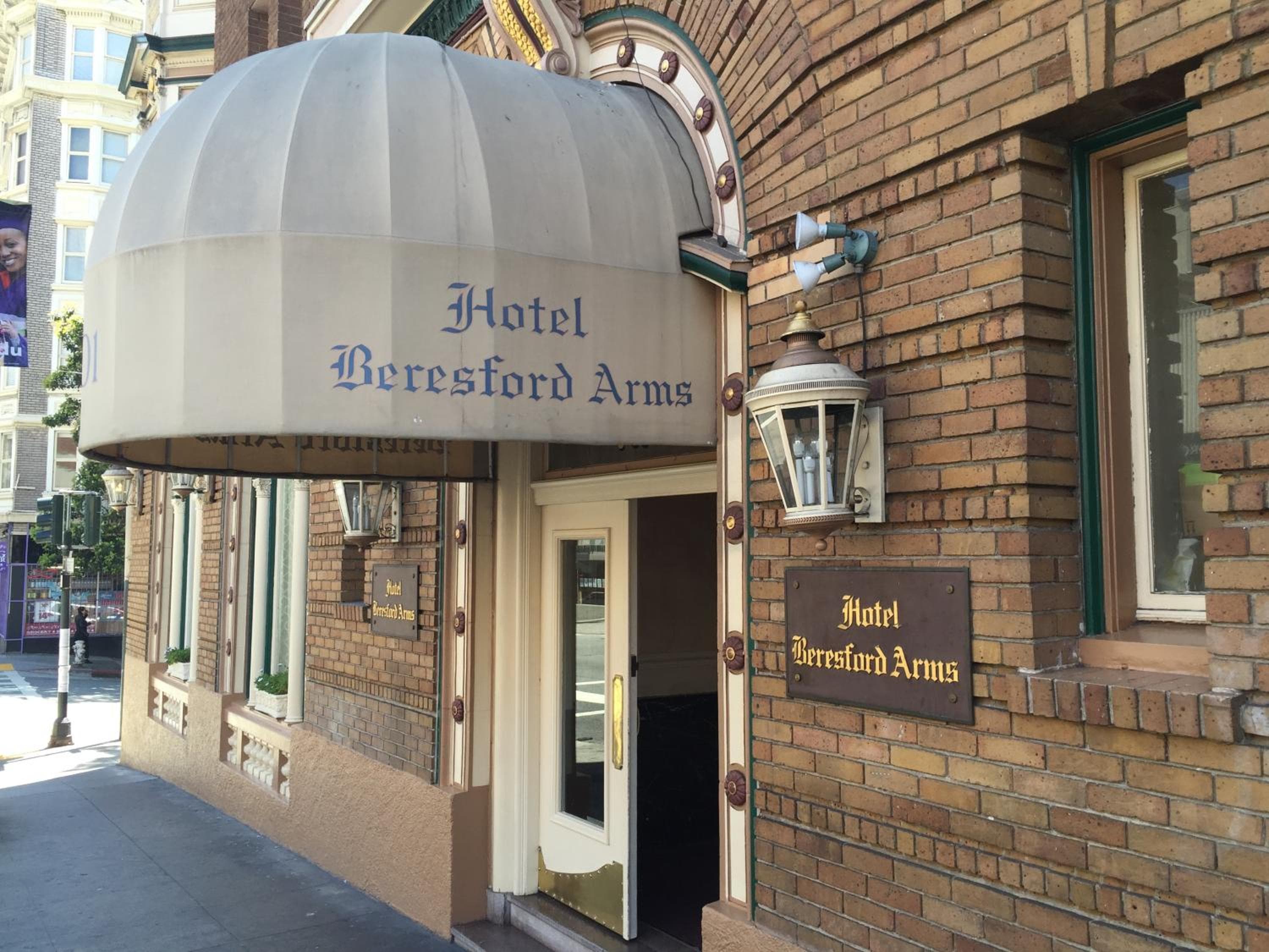 Beresford Arms: building
