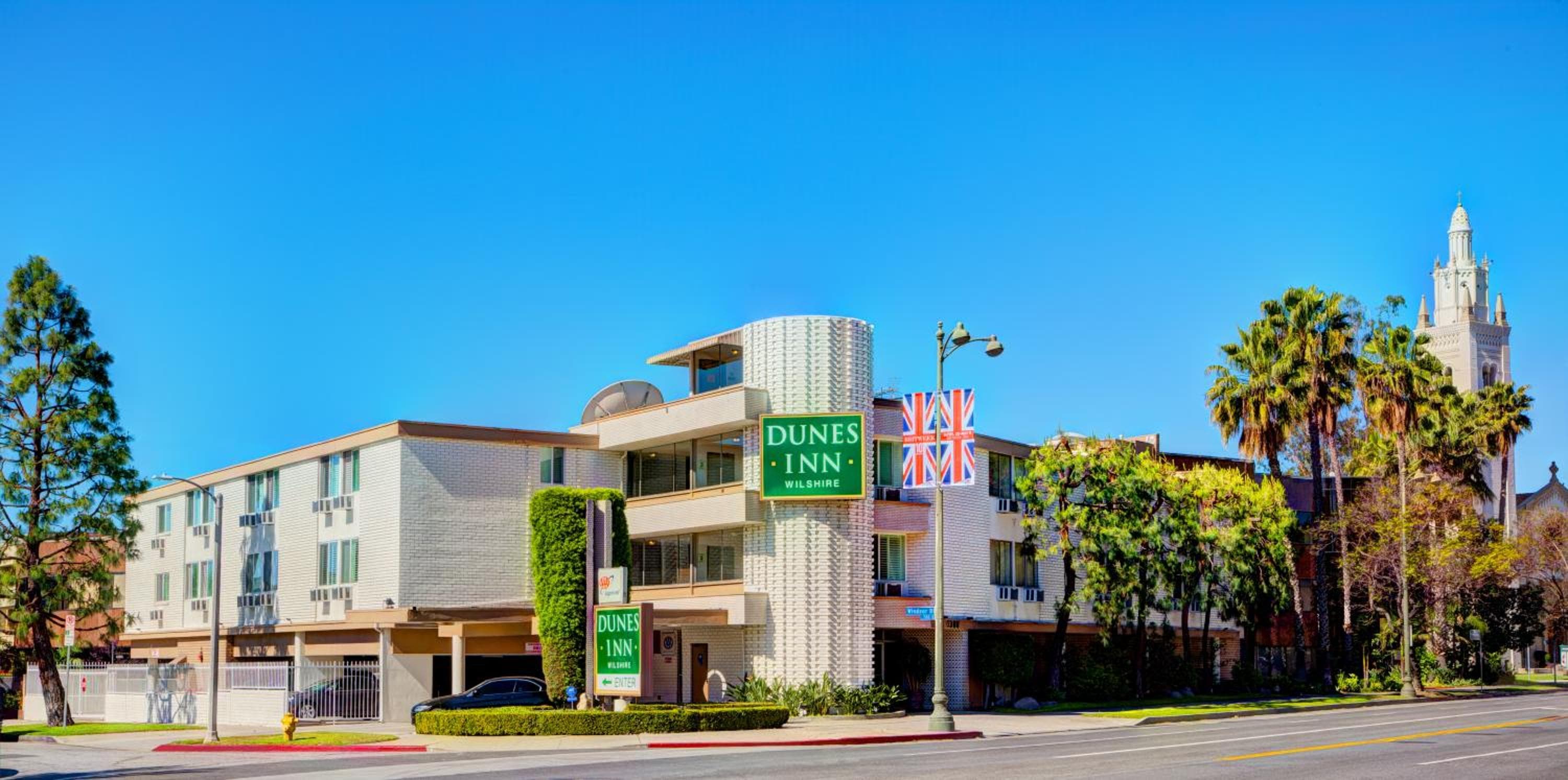Dunes Inn - Wilshire: building
