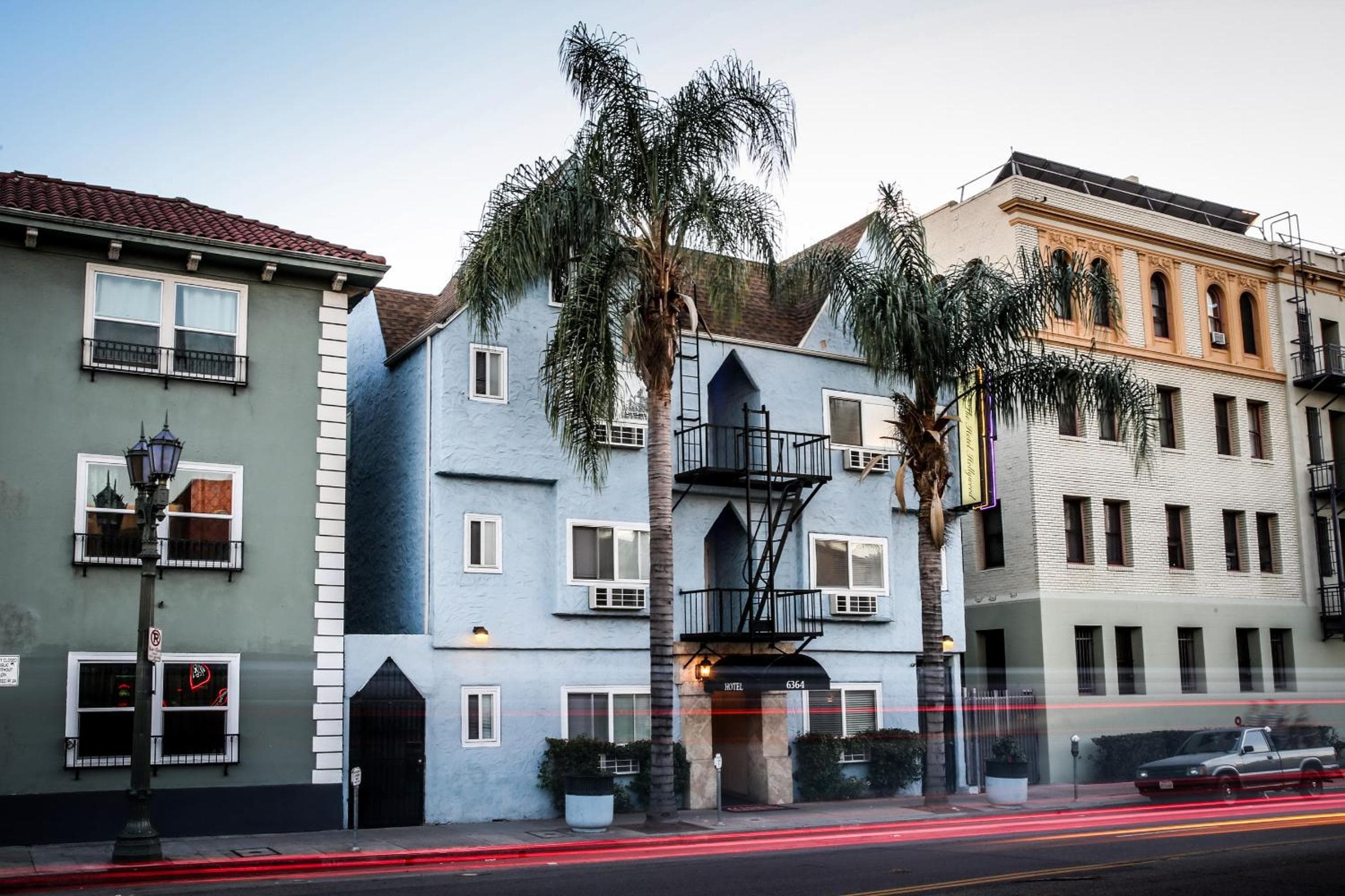 The Hotel Hollywood: building