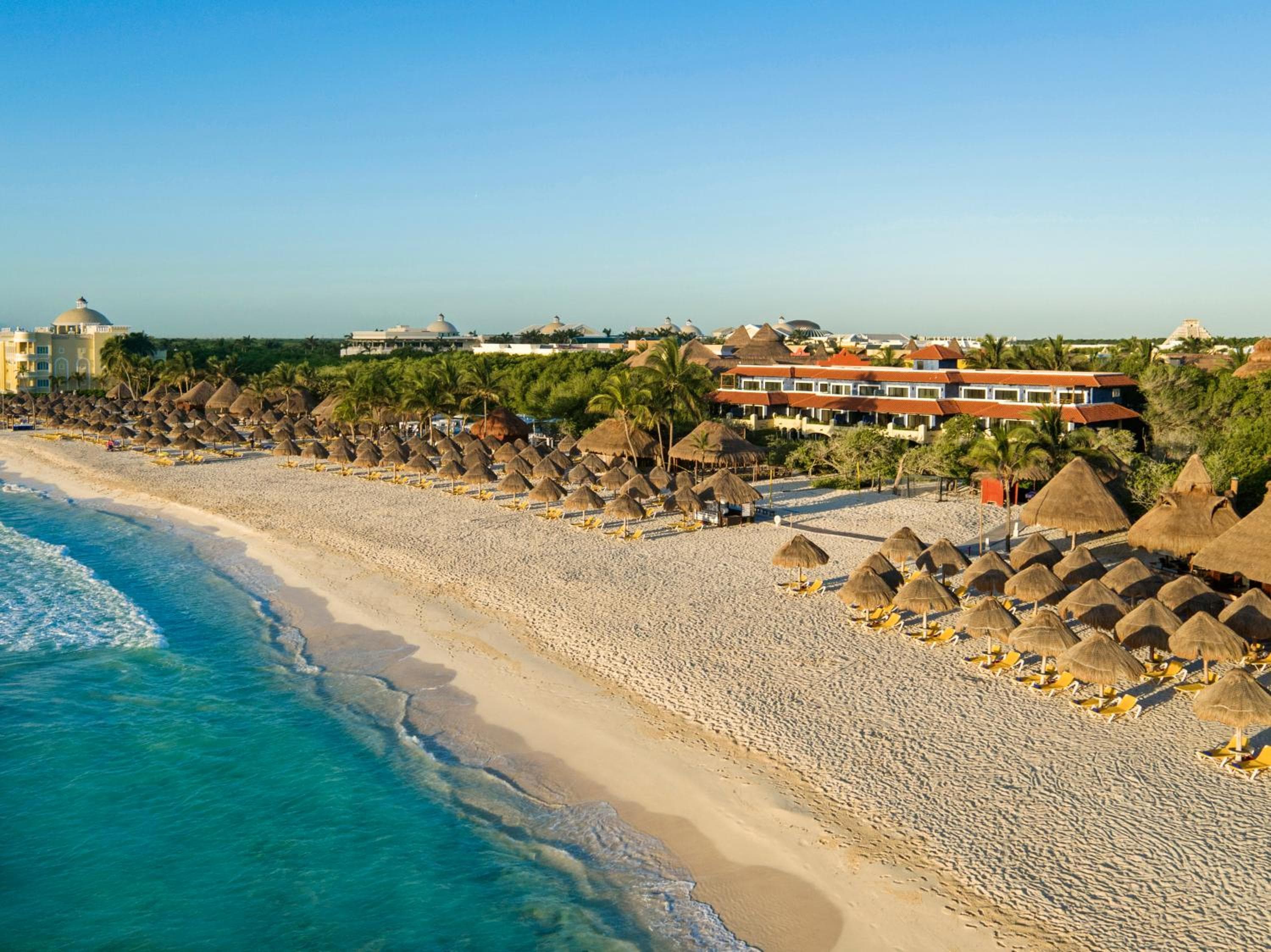 Iberostar Waves Paraíso Beach - All Inclusive: building