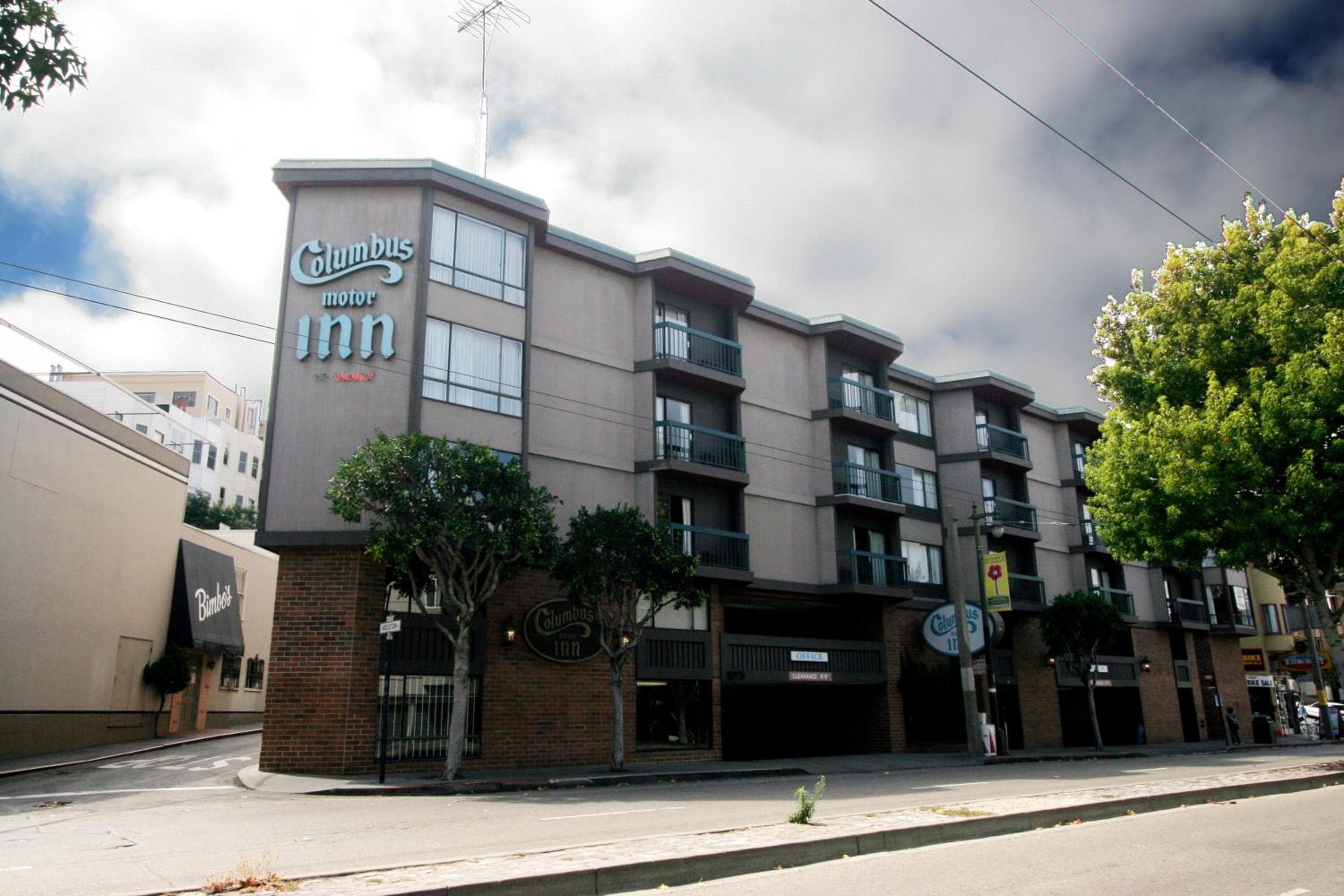 Columbus Inn: building