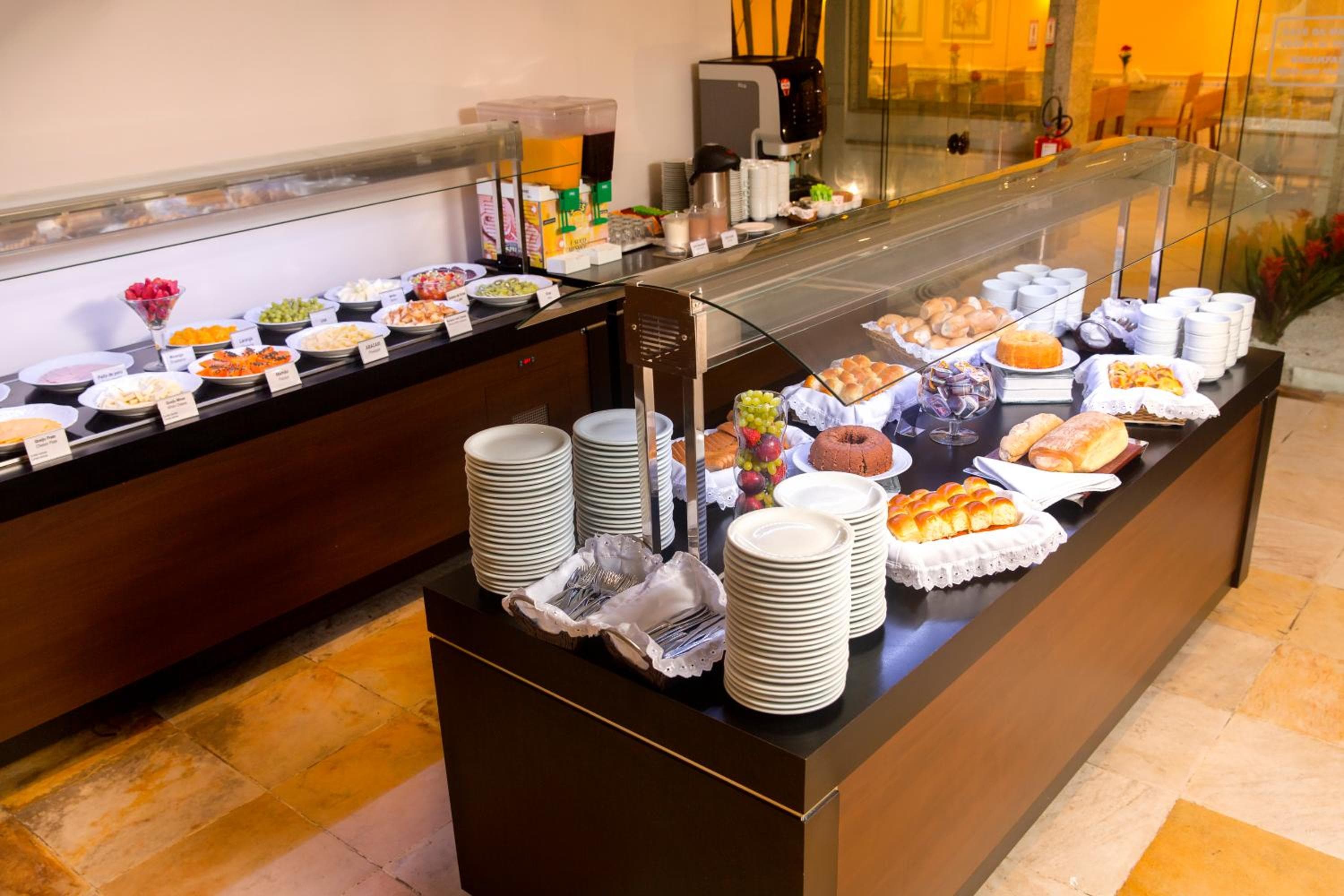 Savoy Othon Lite: dining