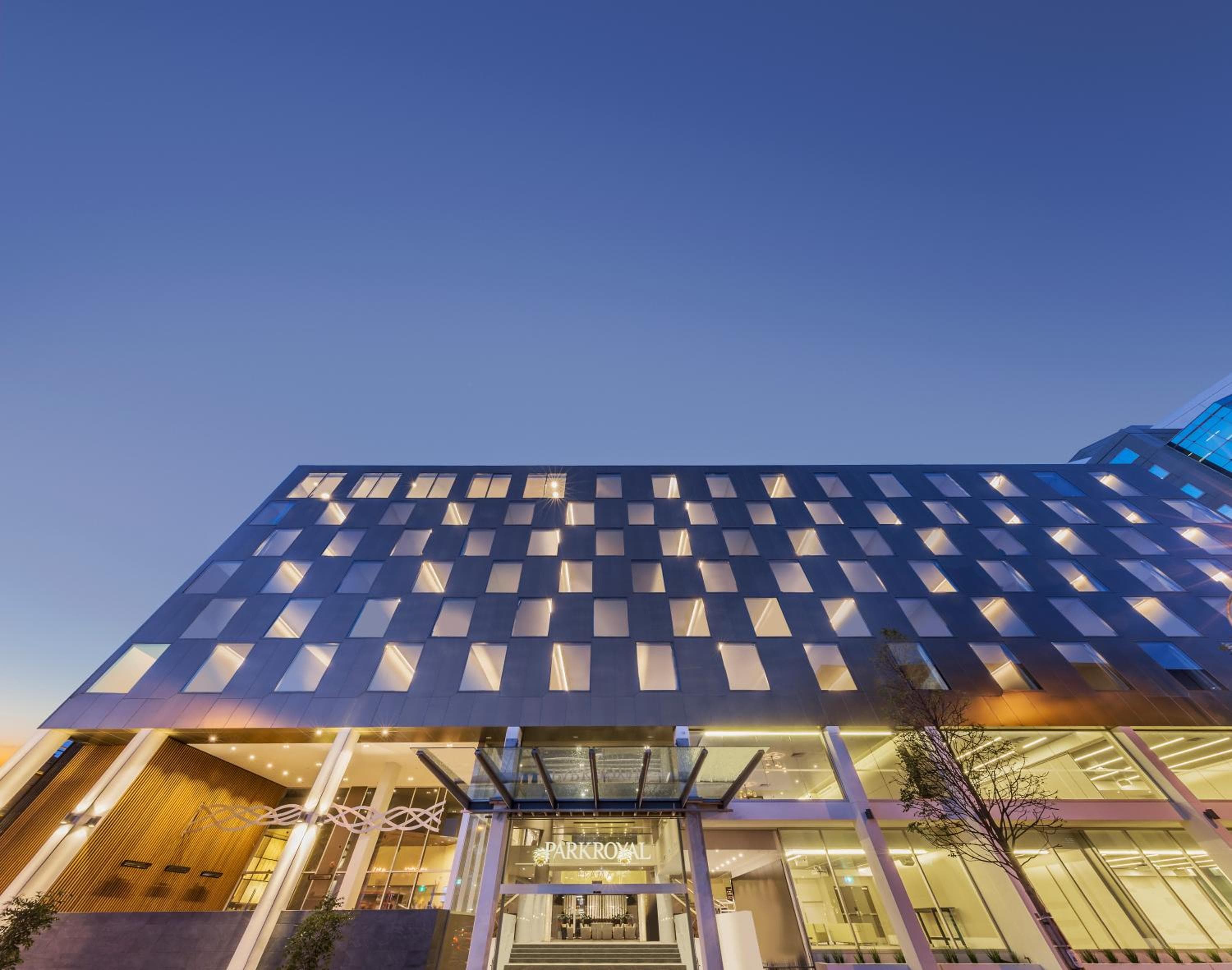 PARKROYAL Parramatta: building