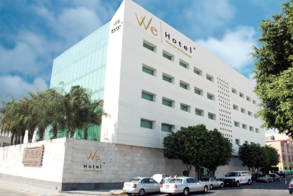 We Hotel Aeropuerto: building