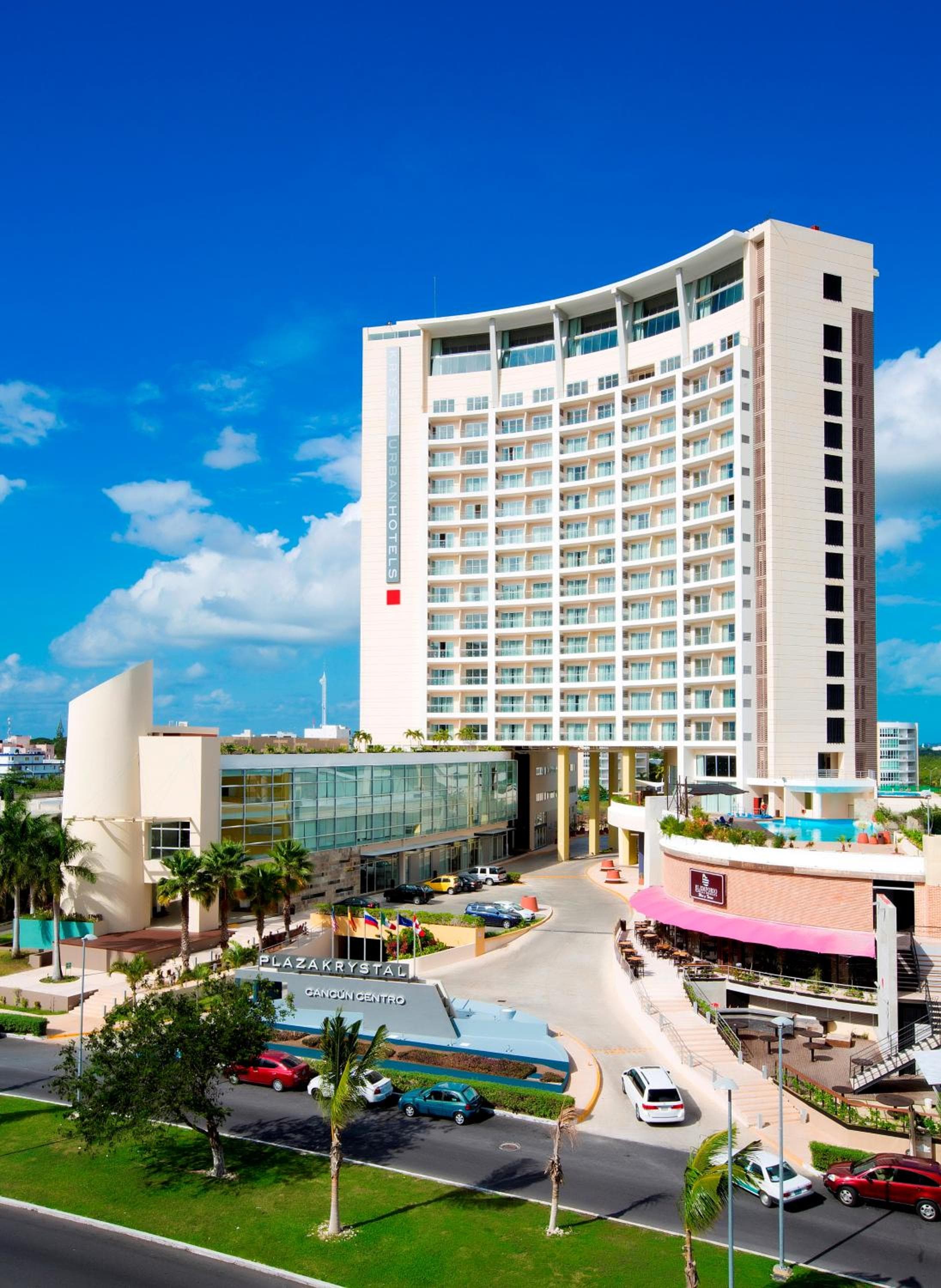 Krystal Urban Cancun & Beach Club: building
