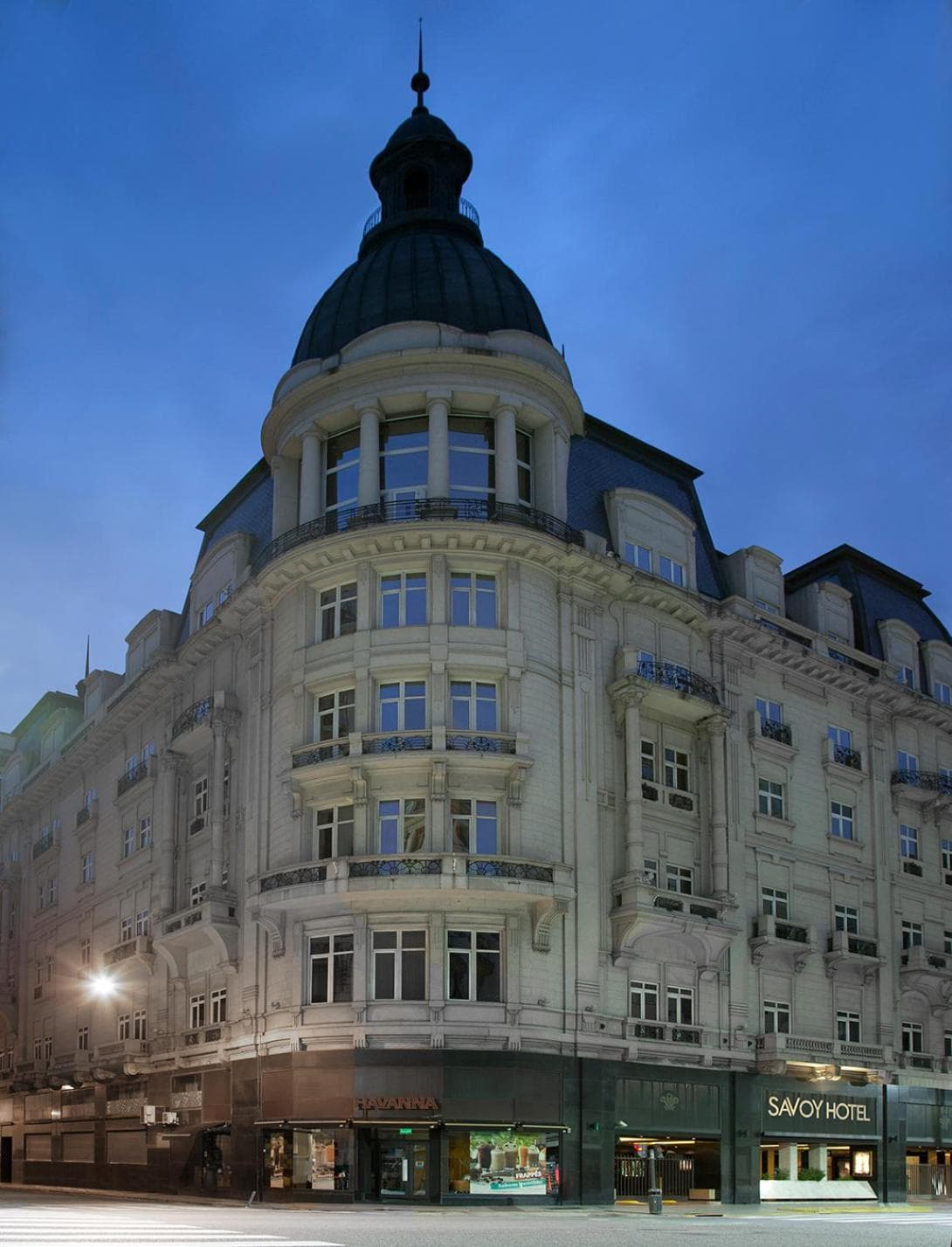 Savoy Hotel: building
