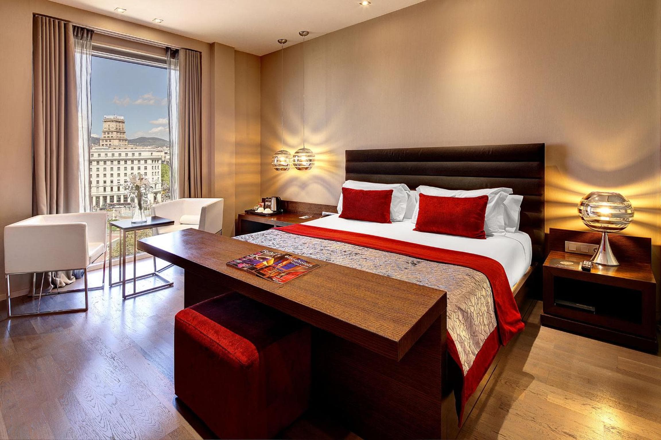 Olivia Plaza Hotel: hotel room