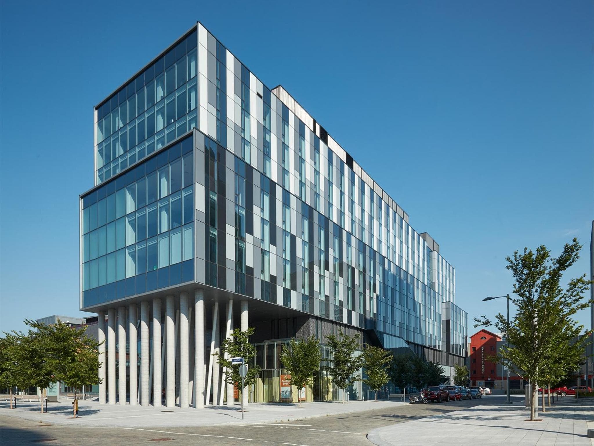Residence & Conference Centre - Toronto Downtown: building