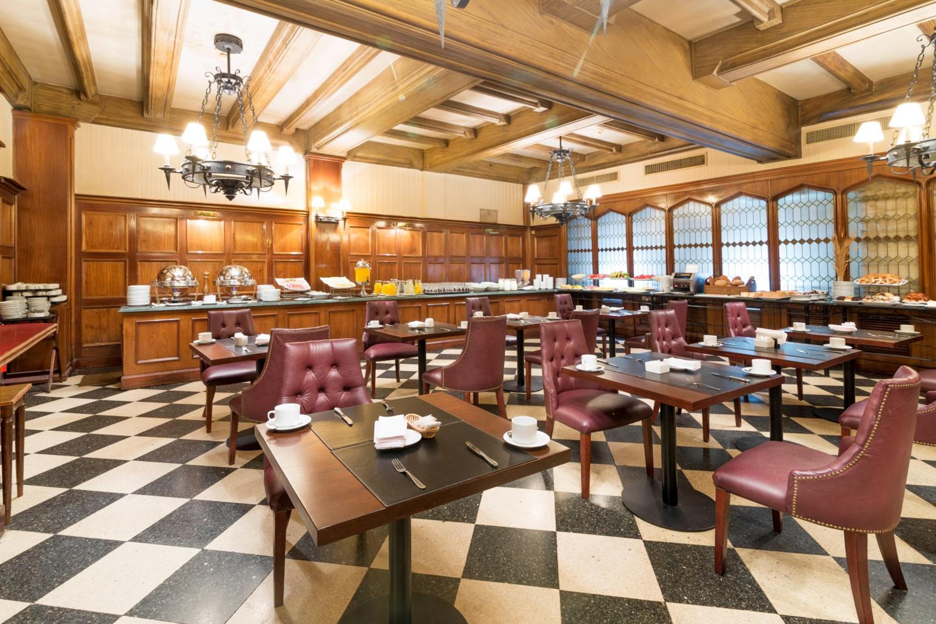 Claridge Hotel