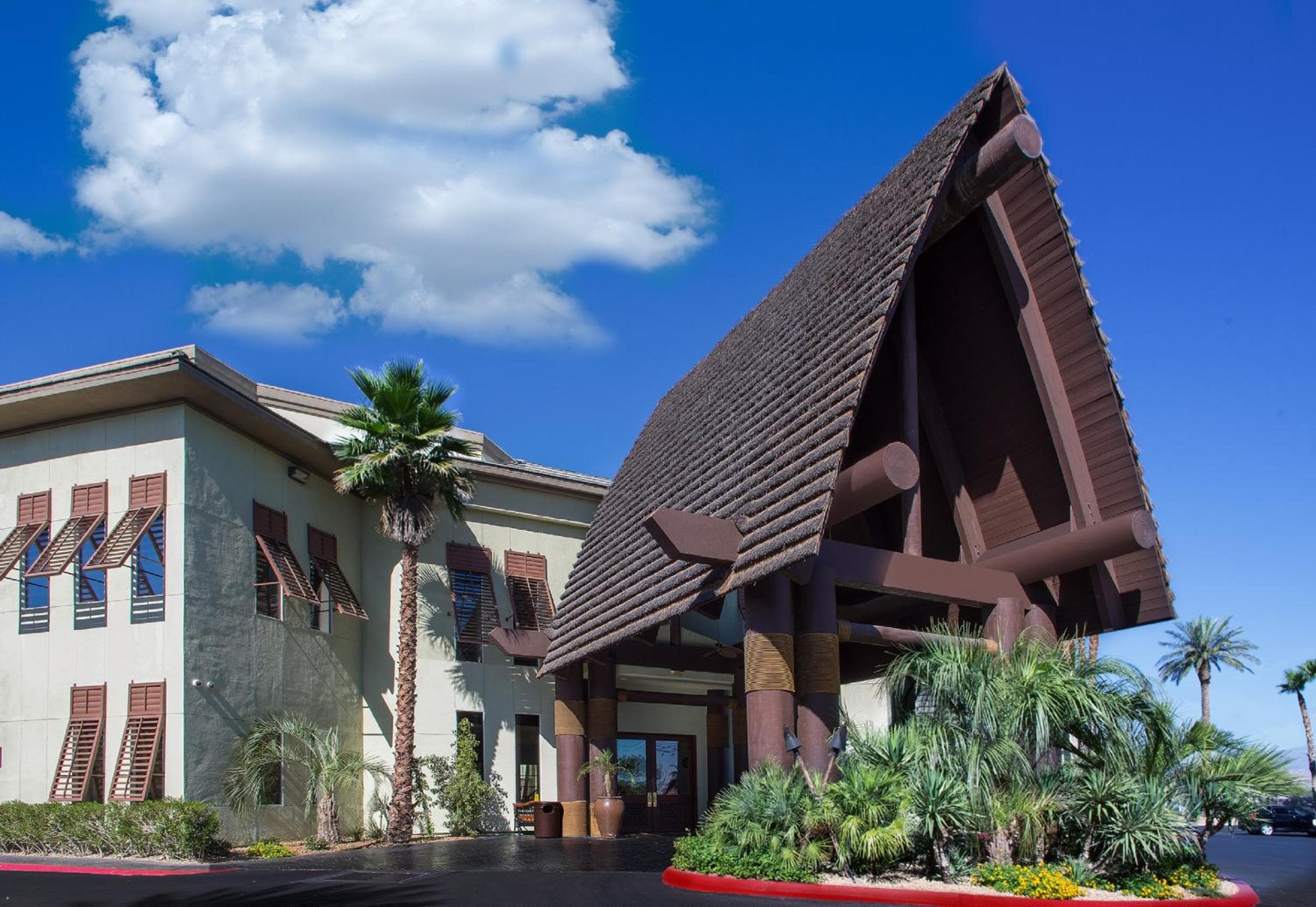 Tahiti All-Suite Resort: building