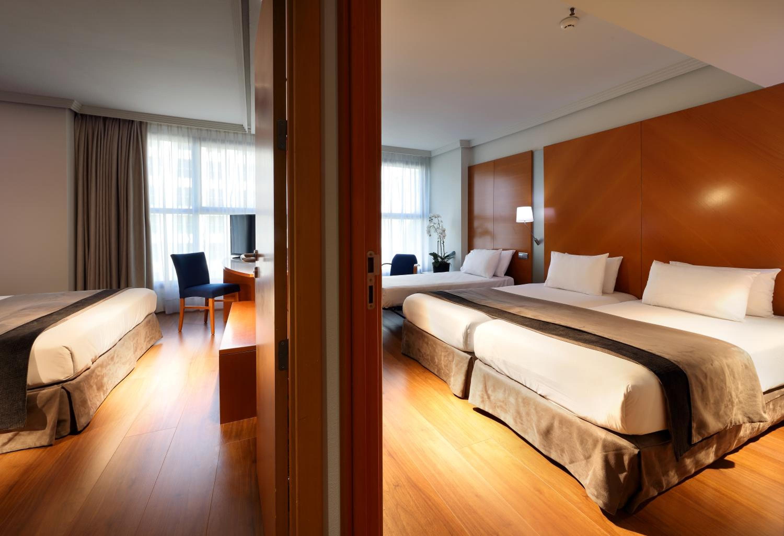 Exe Plaza: bedroom