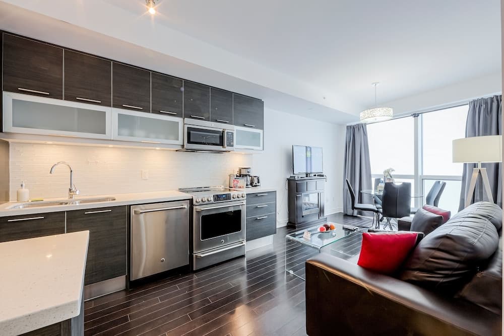 Canada Suites on Bay
