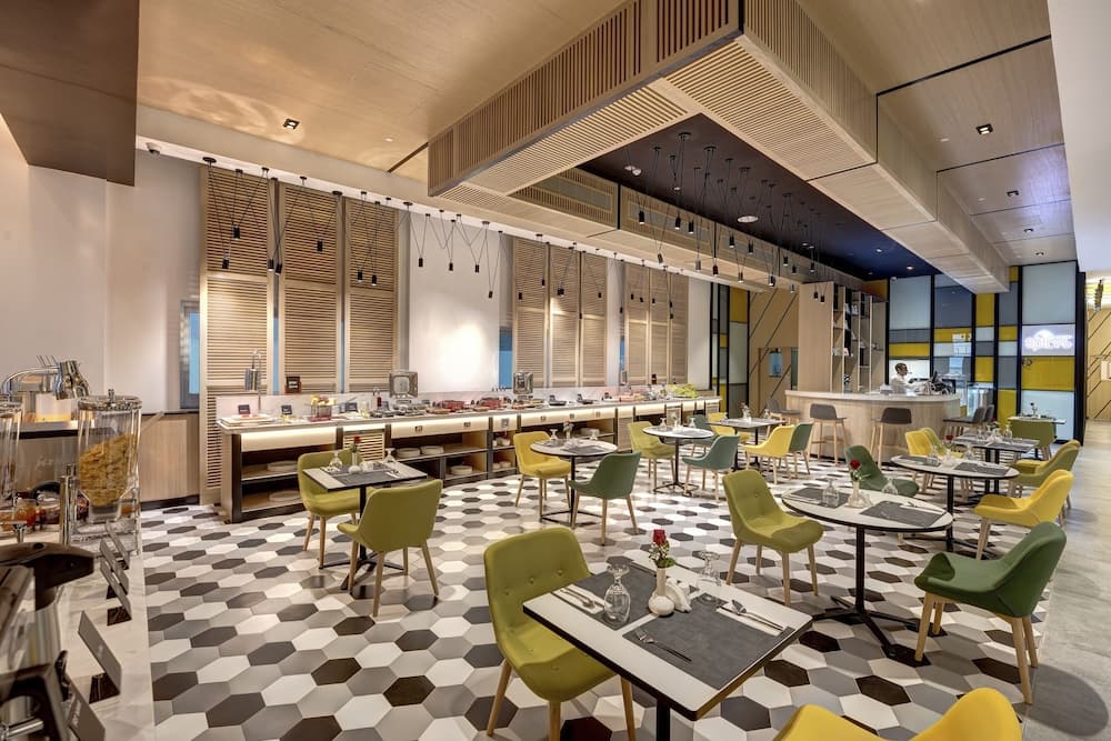 URBAN Al Khoory Hotel: dining