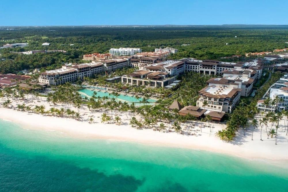 Lopesan Costa Bávaro Resort Spa & Casino - All Inclusive: building