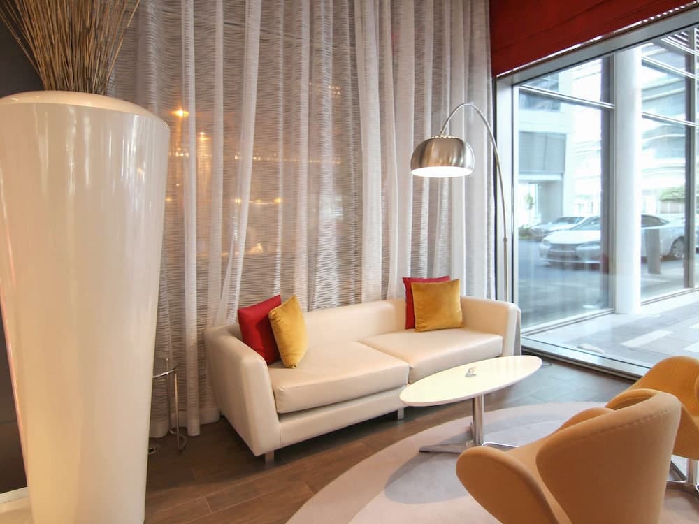 ibis One Central Hotel: lounge