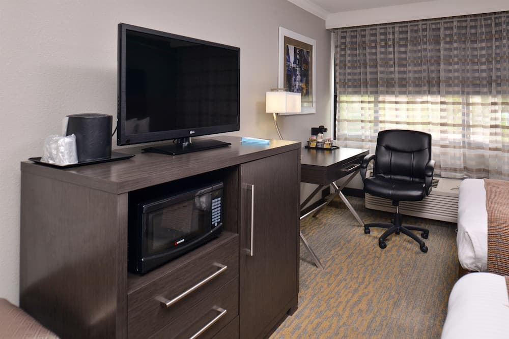 Best Western At O'Hare: hotel room