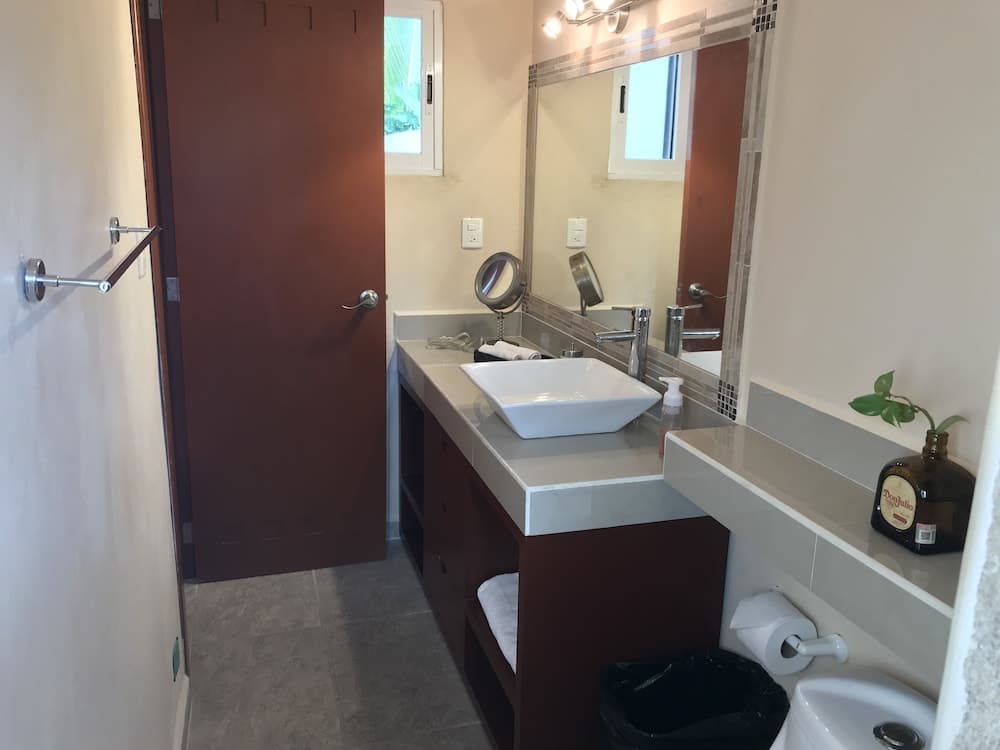 YurInn: bathroom