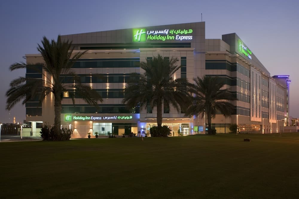 Holiday Inn Express Dubai Airport by IHG: building