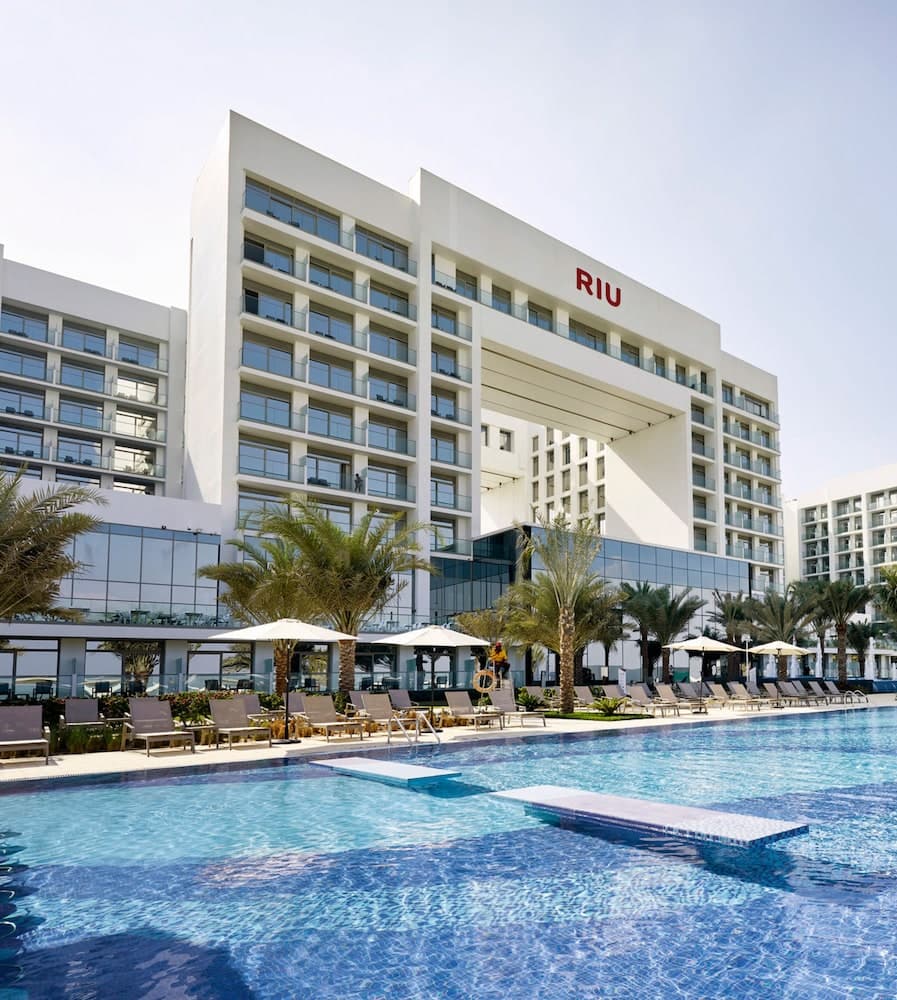 Hotel Riu Dubai Beach Resort - All Inclusive: building