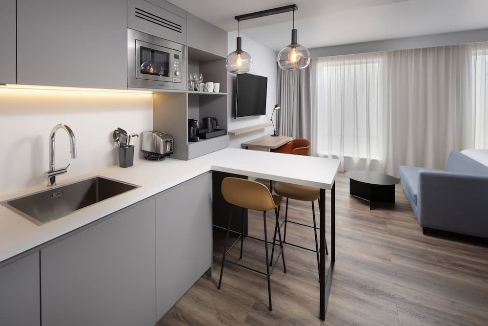 Residence Inn by Marriott Paris Charles de Gaulle Airport: kitchen