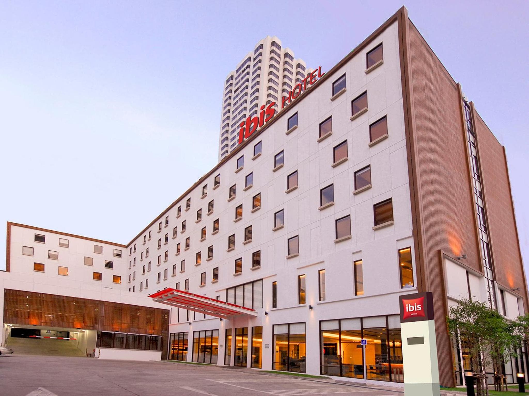 Ibis Bangkok Sukhumvit 4: building