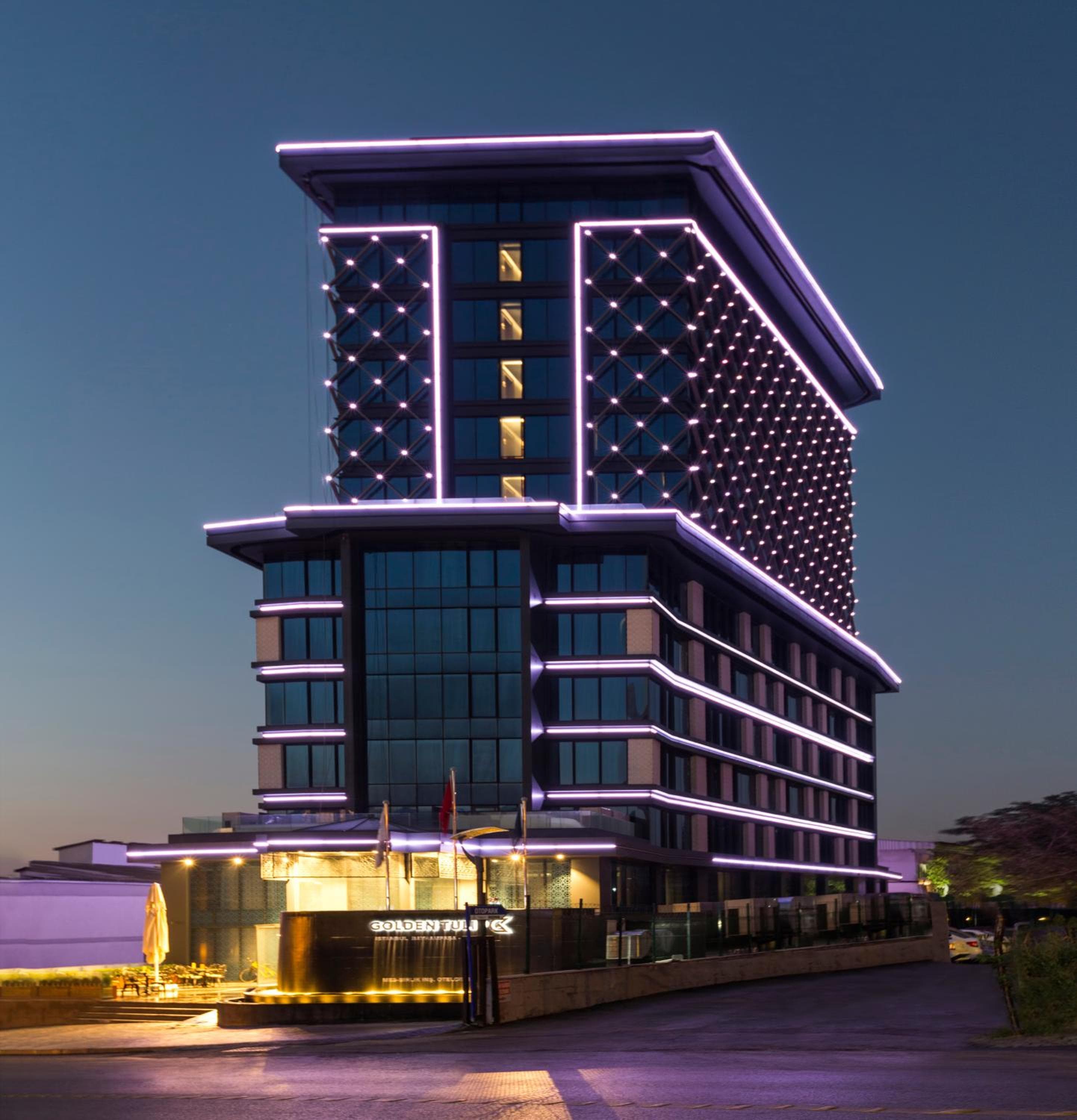 Golden Tulip Istanbul Bayrampasa: building