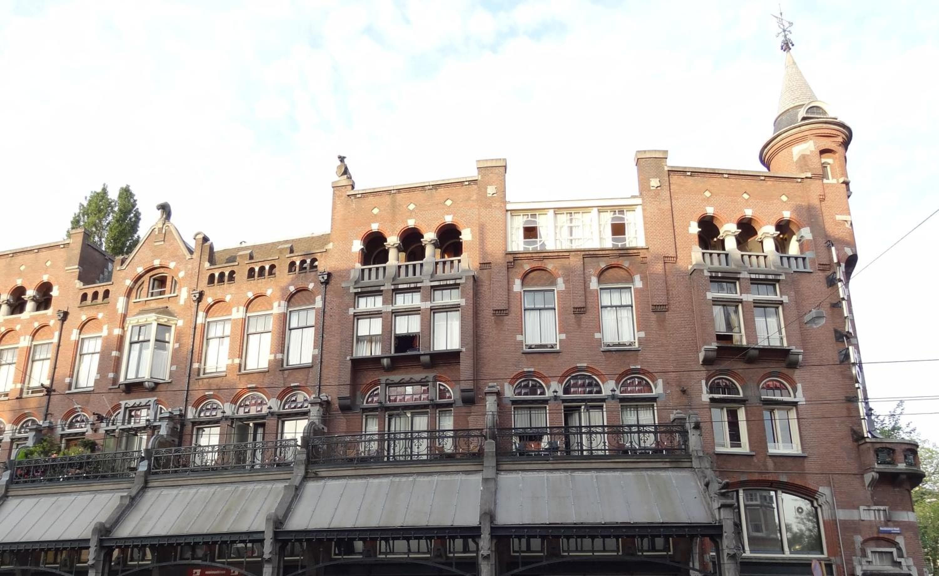 Nadia Hotel