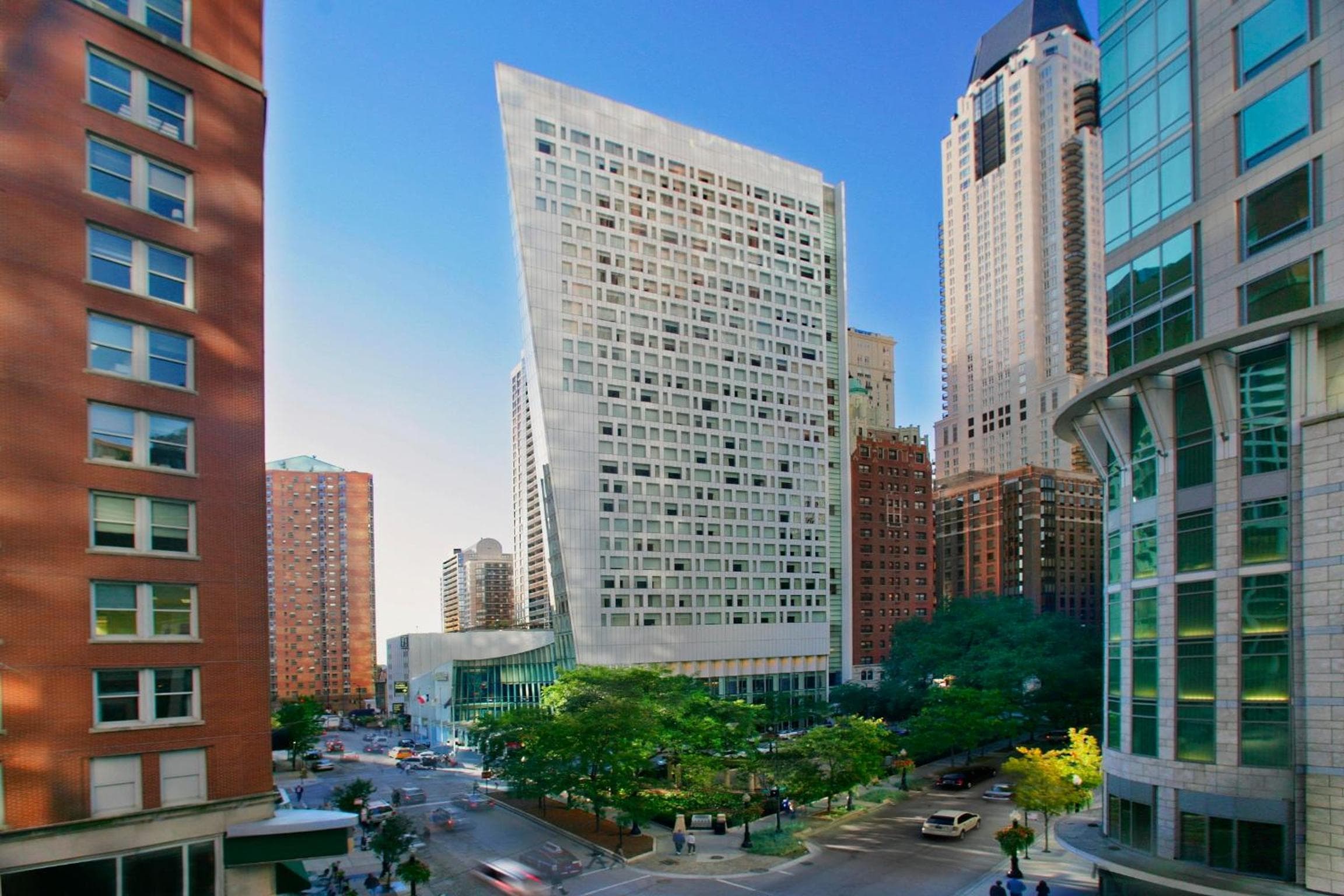 Sofitel Chicago Magnificent Mile: building