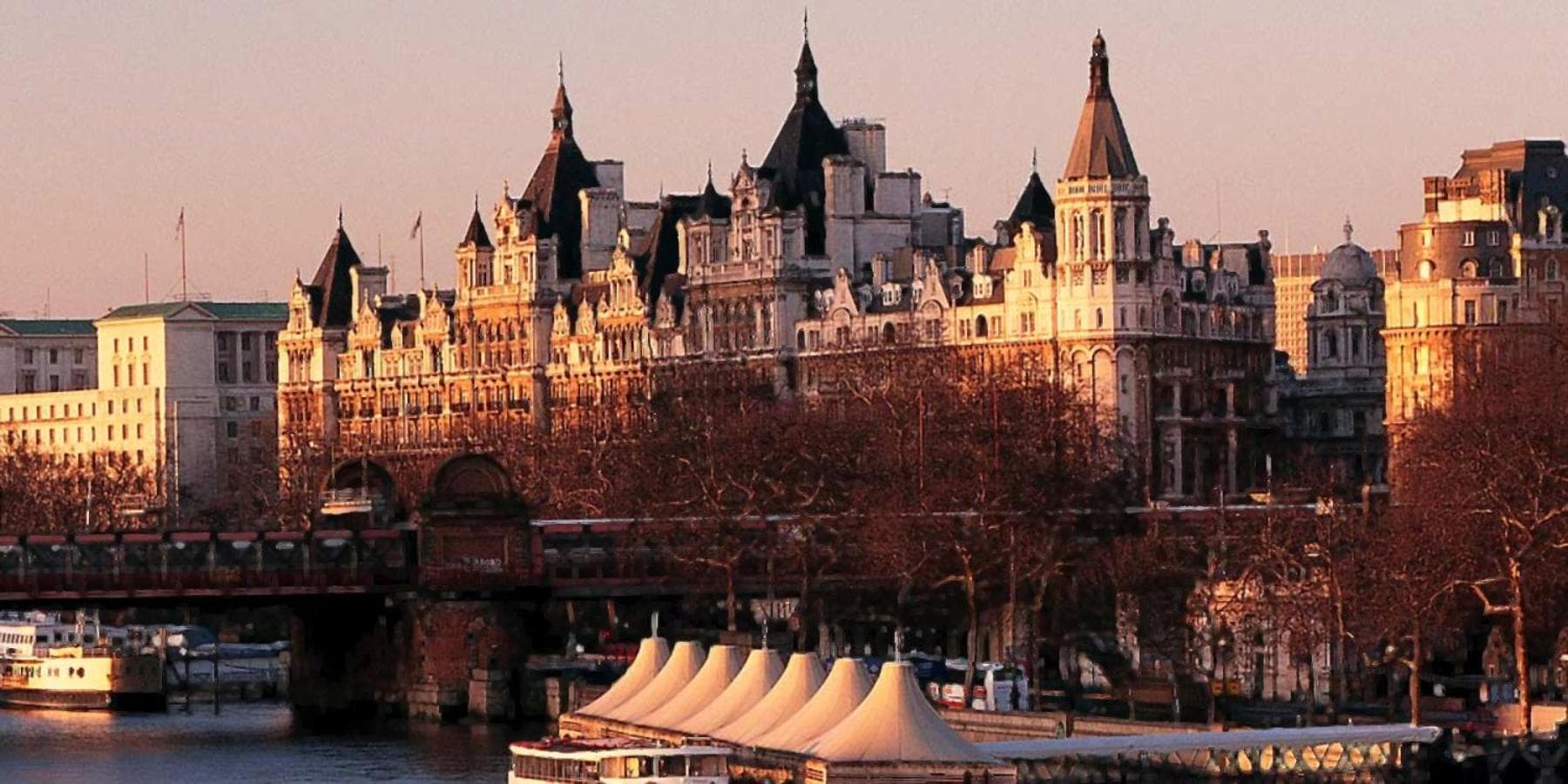 The Royal Horseguards Hotel, London: building
