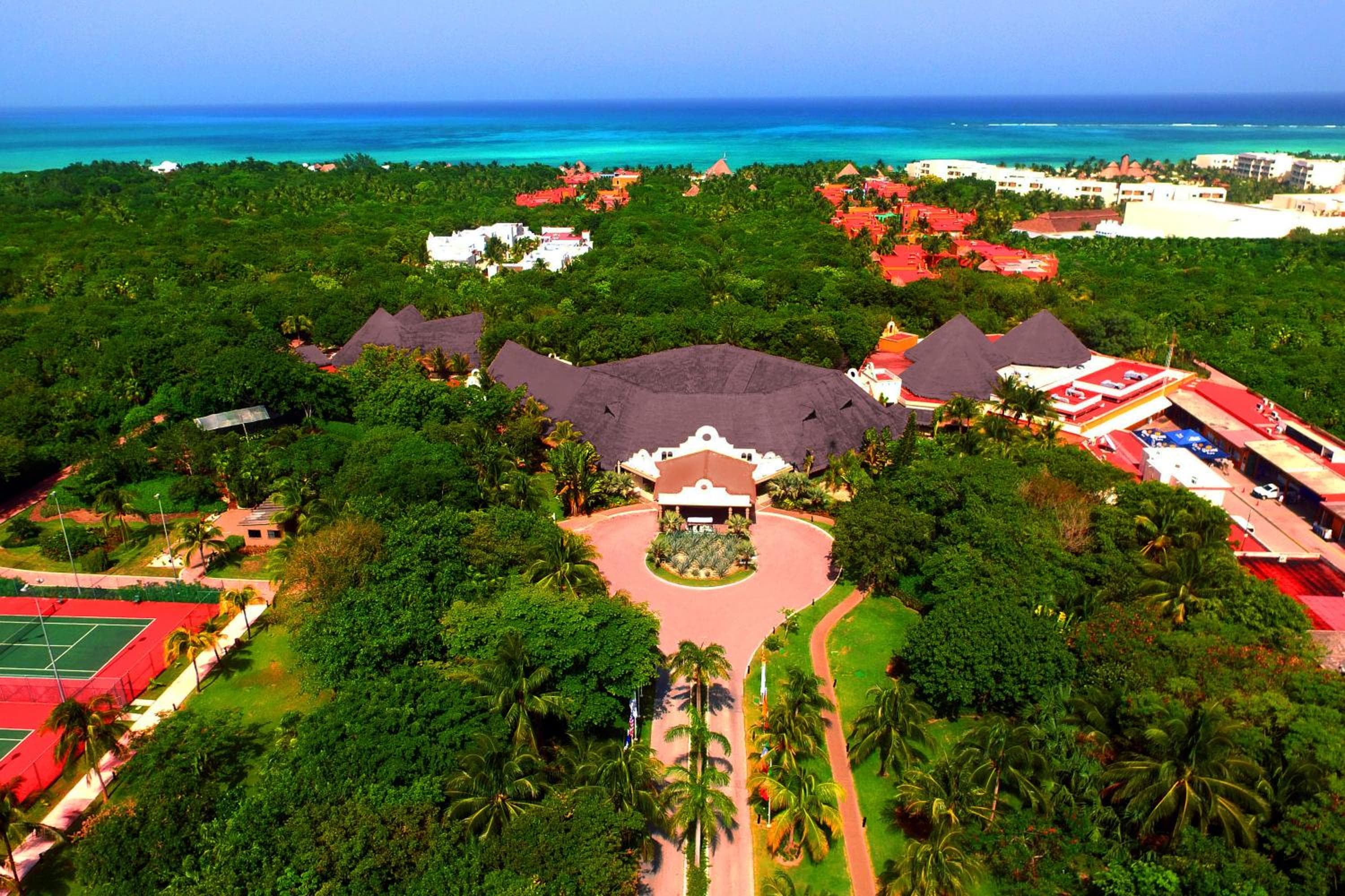 Catalonia Playa Maroma - All Inclusive: building