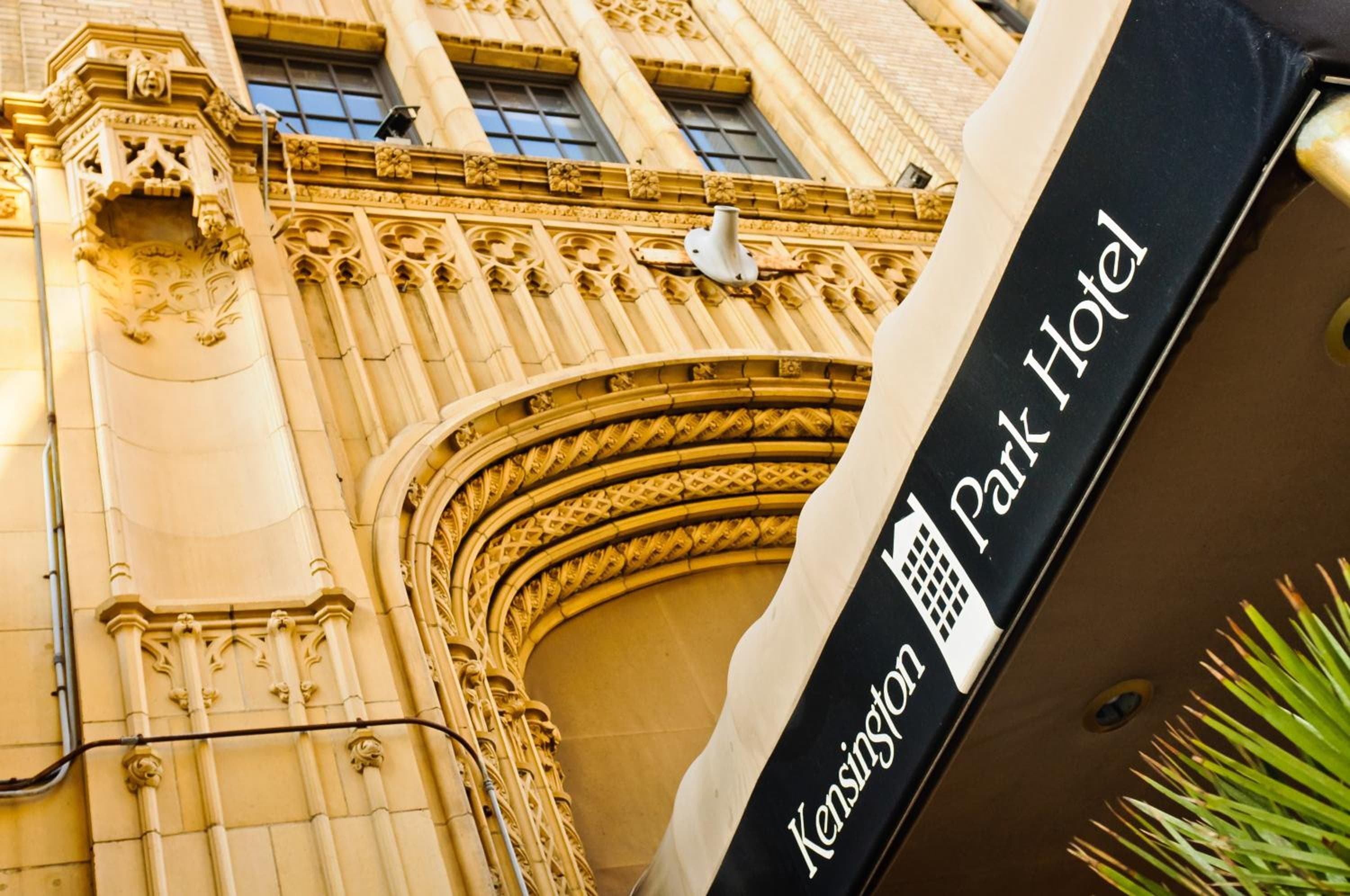 Kensington Park Hotel: building